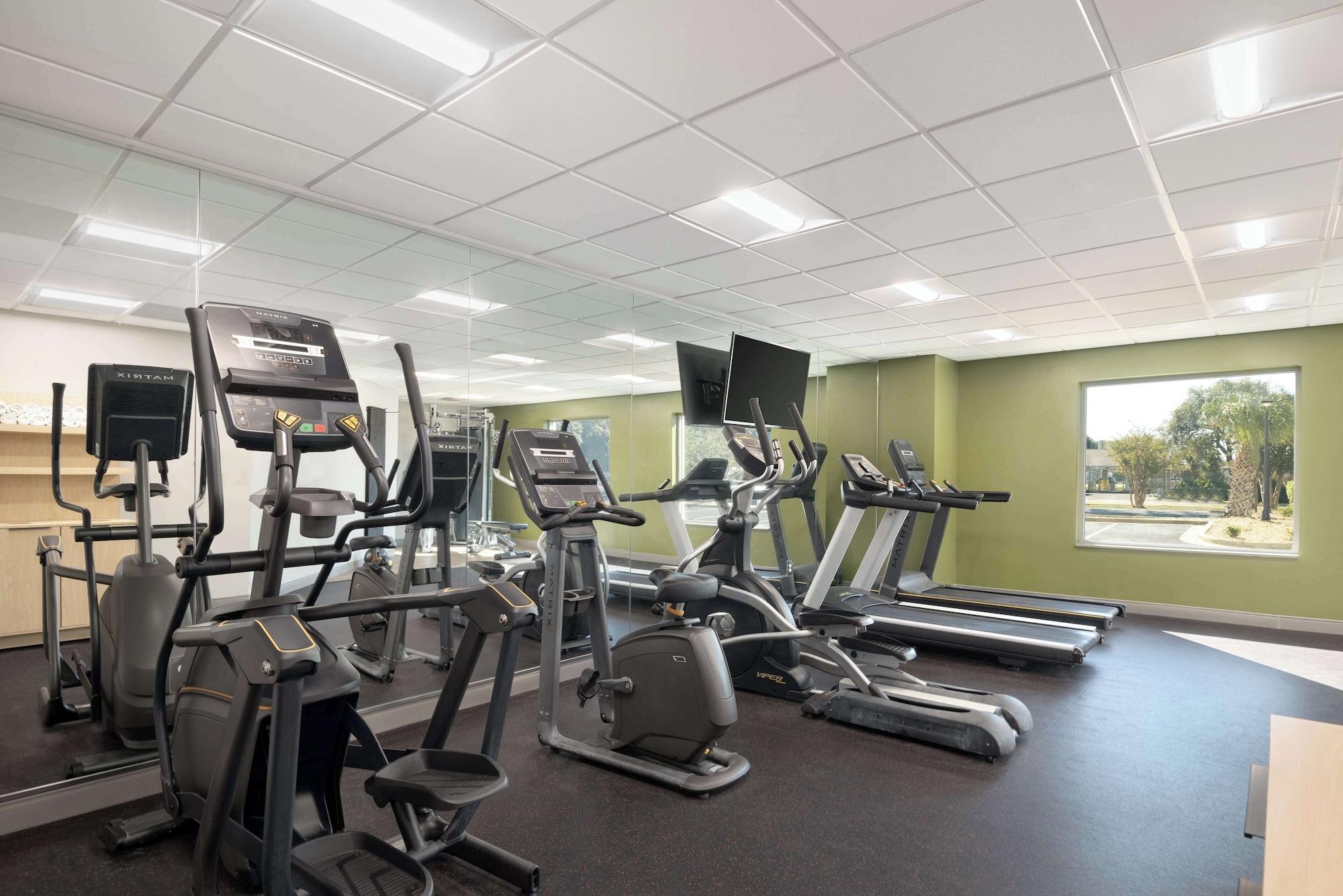 Gimnasio Spark by Hilton Destin