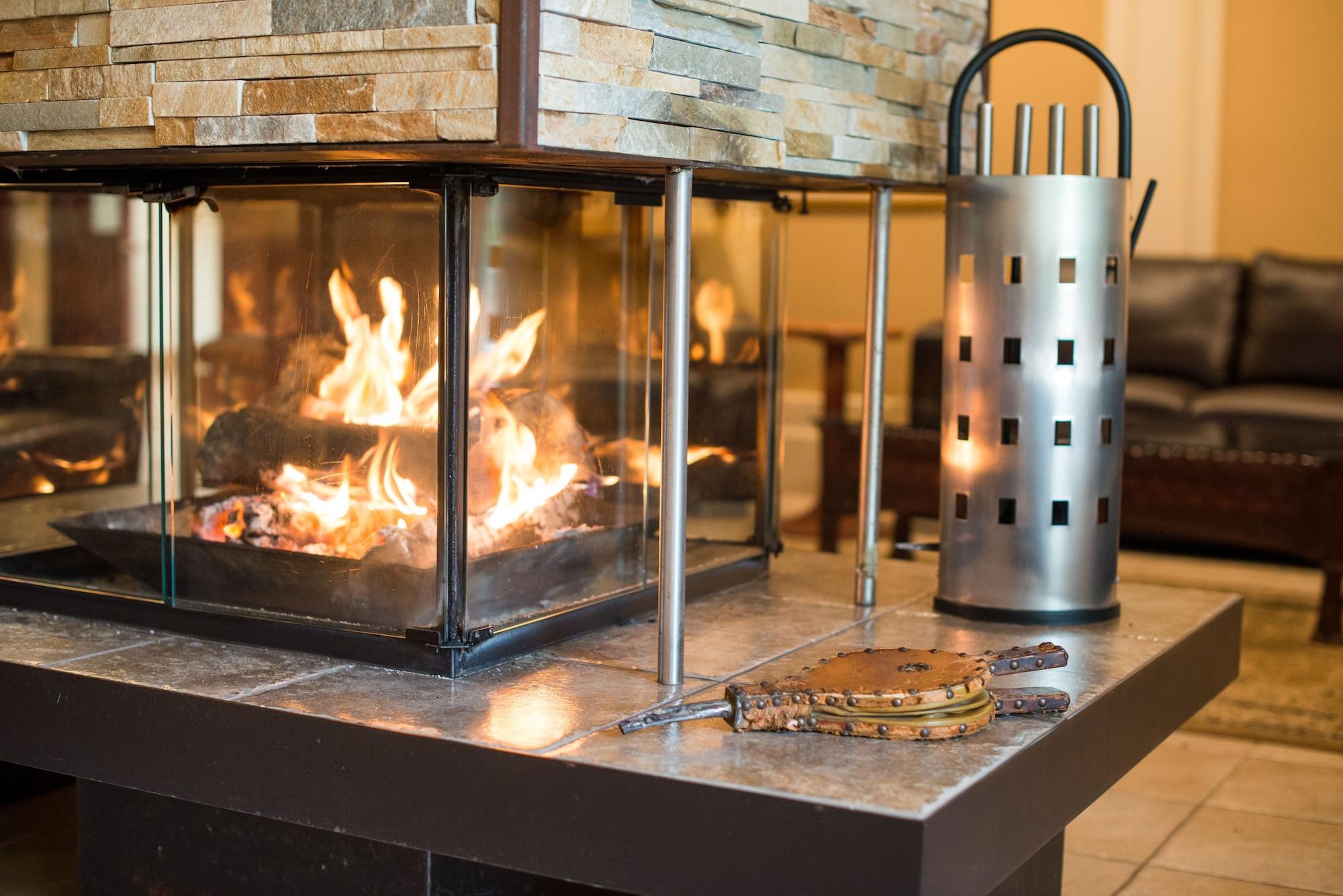 Bar/Salón Hotel L'Oiseliere Montmagny