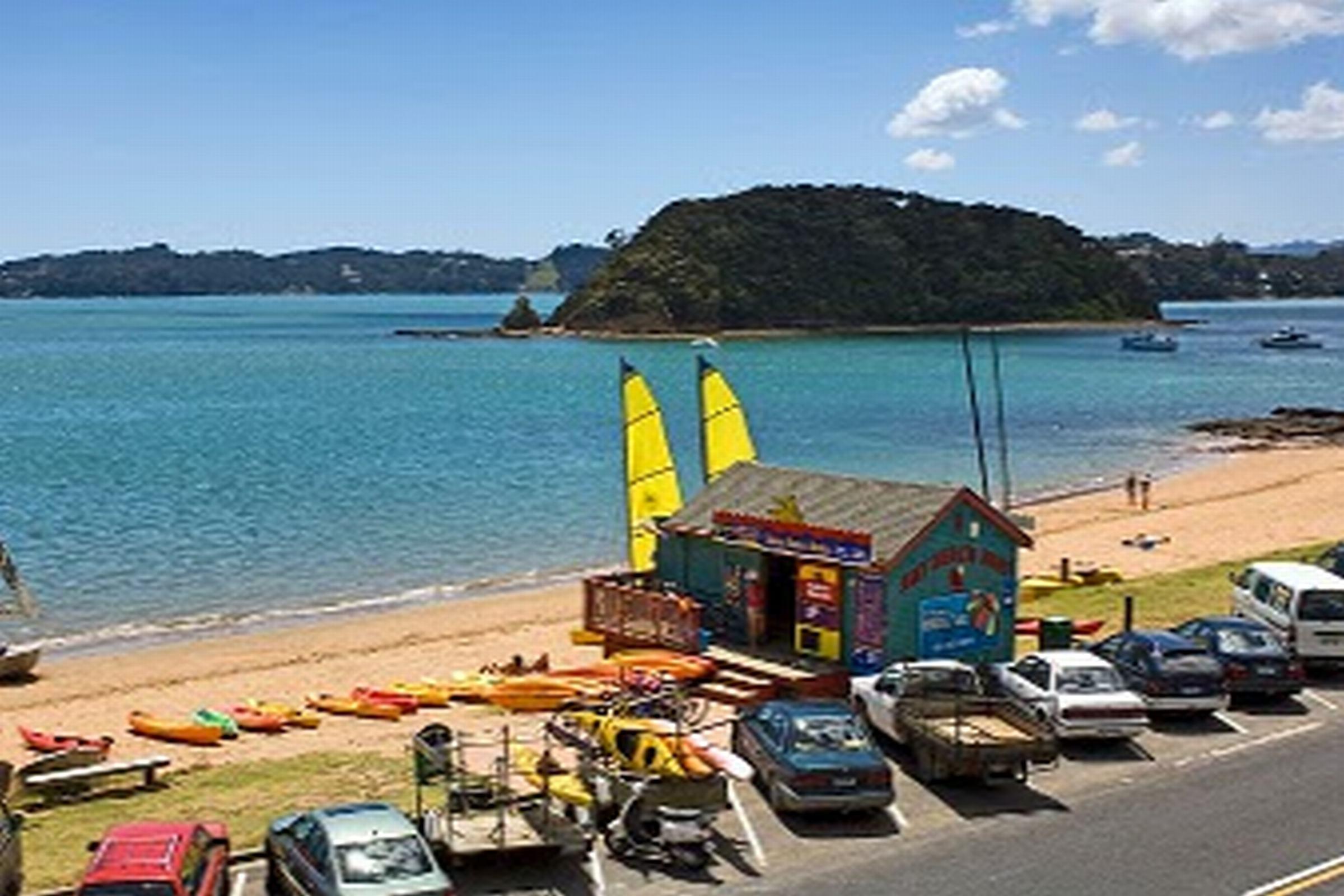 Playa Edgewater Palms Apartments