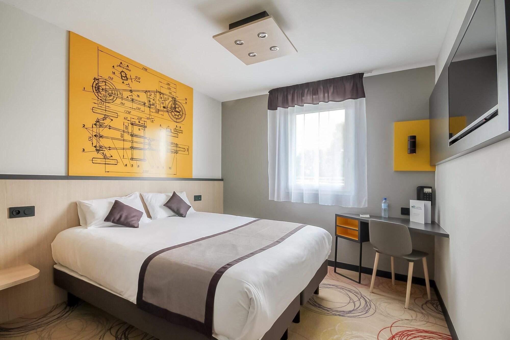 Varios Brit Hotel Le Cottage