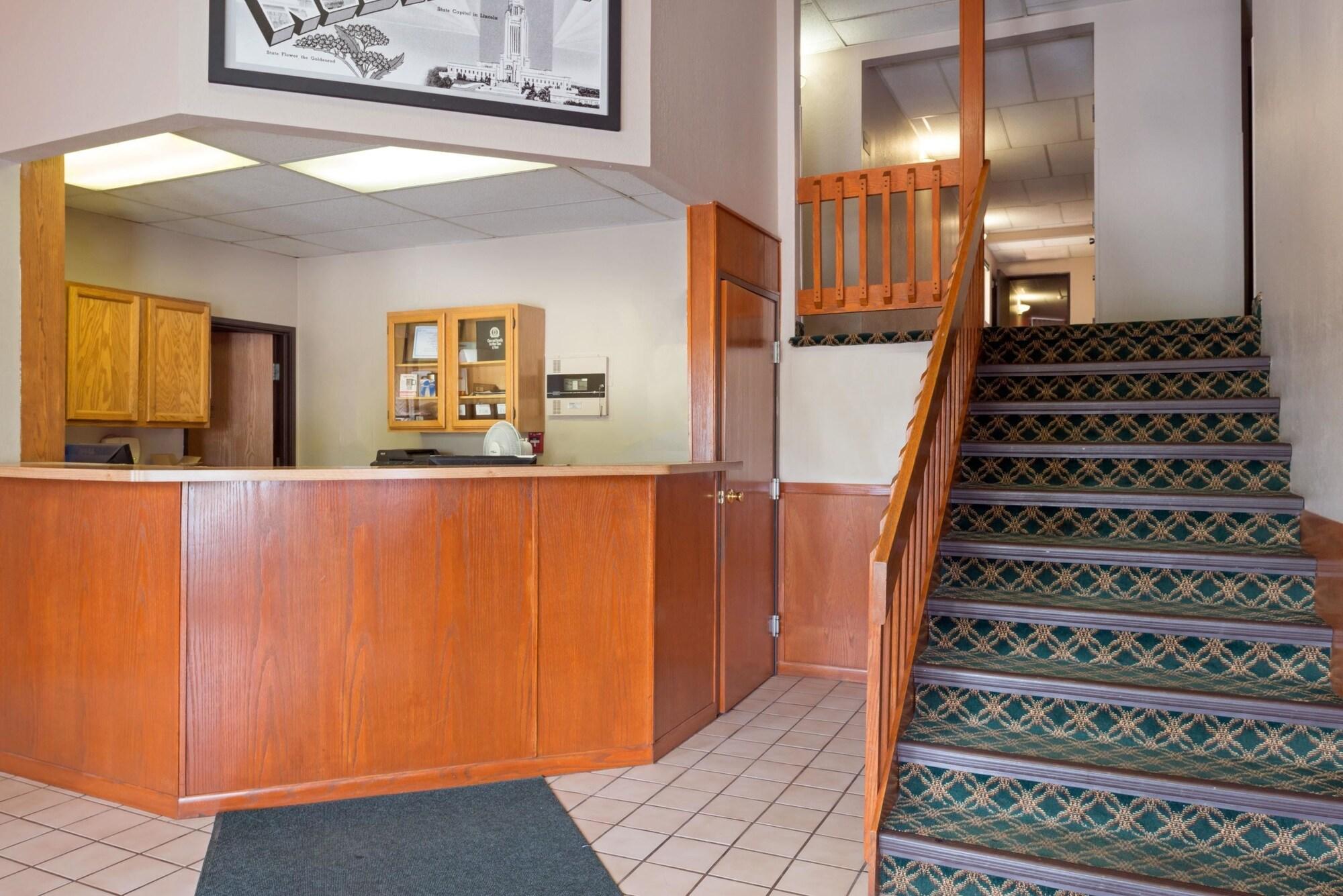 Vista Lobby Super 8 by Wyndham Omaha NE