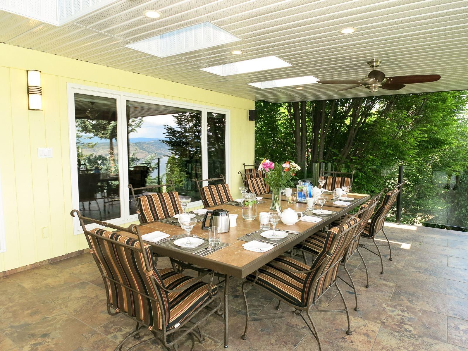 Restaurant A View of the Lake Bed & Breakfast