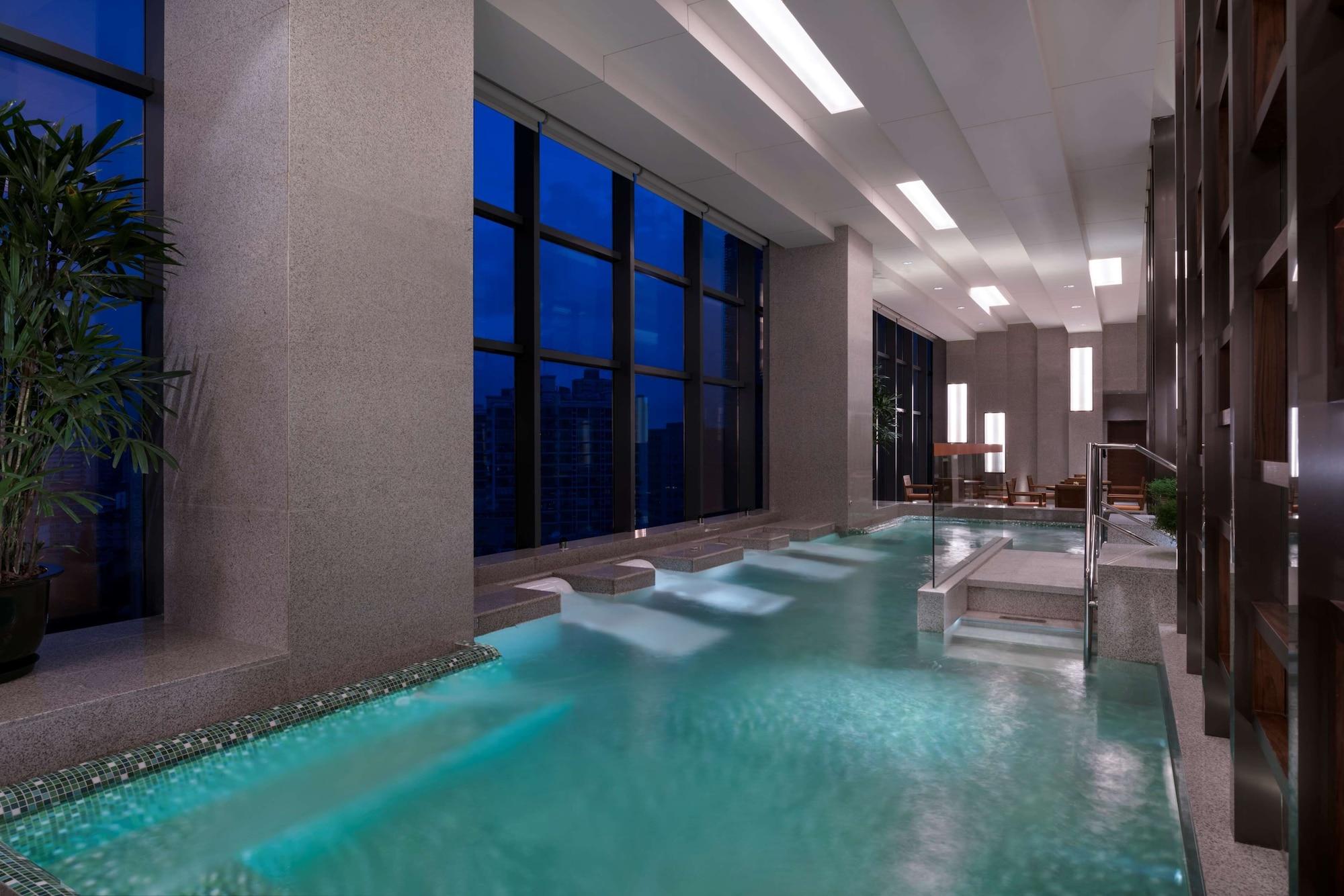 Vista Piscina Hyatt Regency Shanghai, Wujiaochang