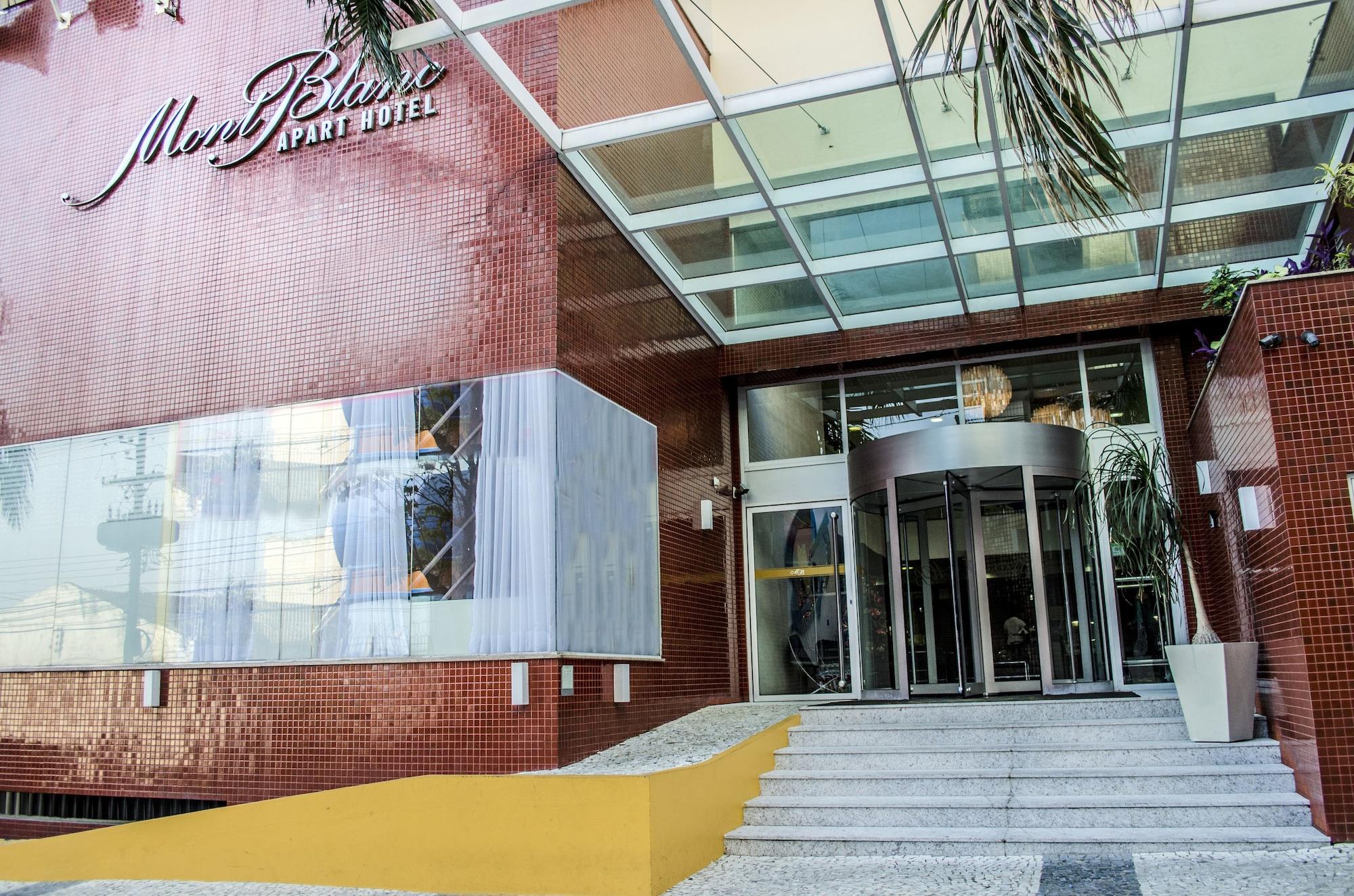 Vista Exterior Mont Blanc Apart Hotel Duque de Caxias