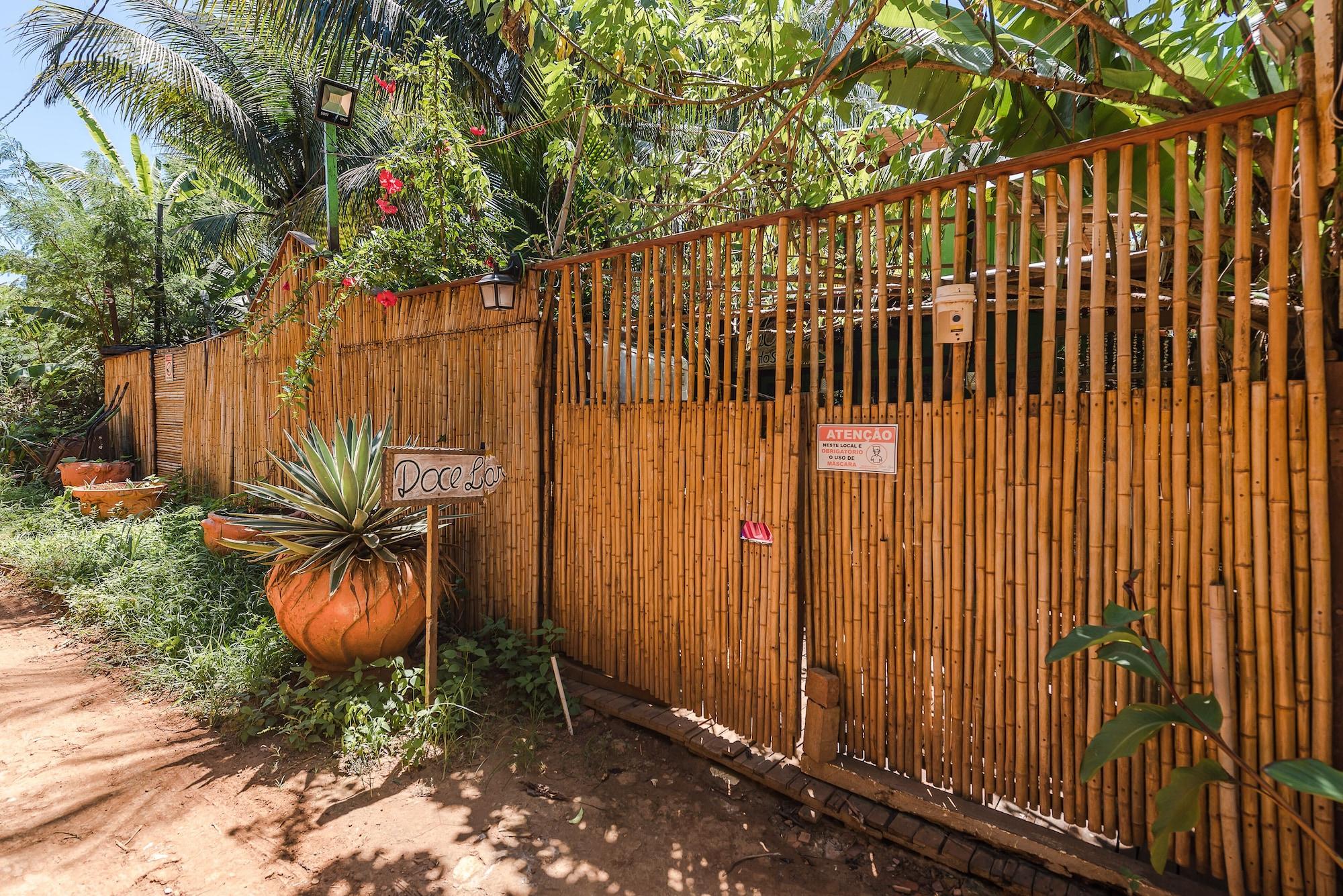 Vista Exterior Doce lar hostel noronha