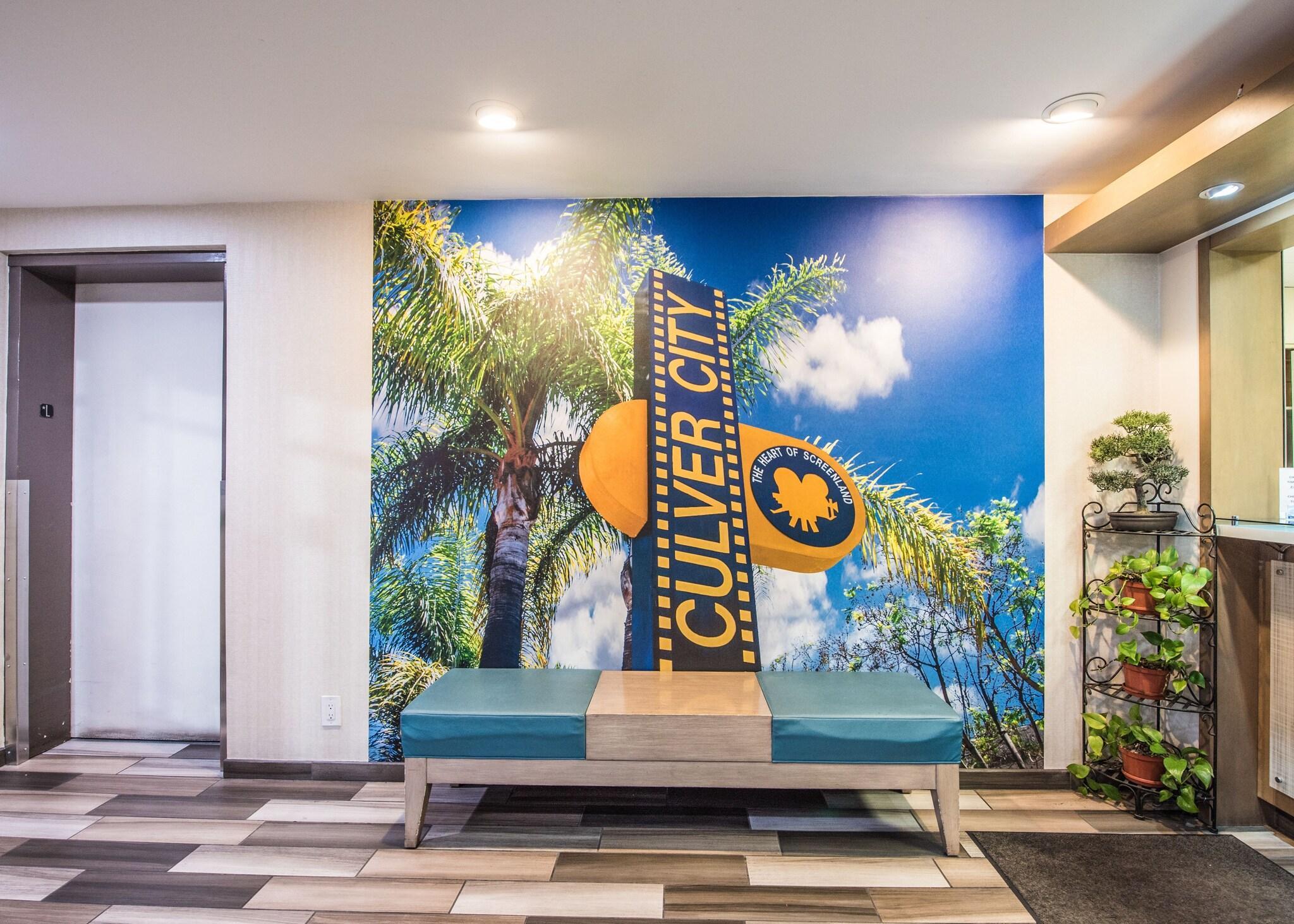Vista Lobby Travelodge by Wyndham Culver City