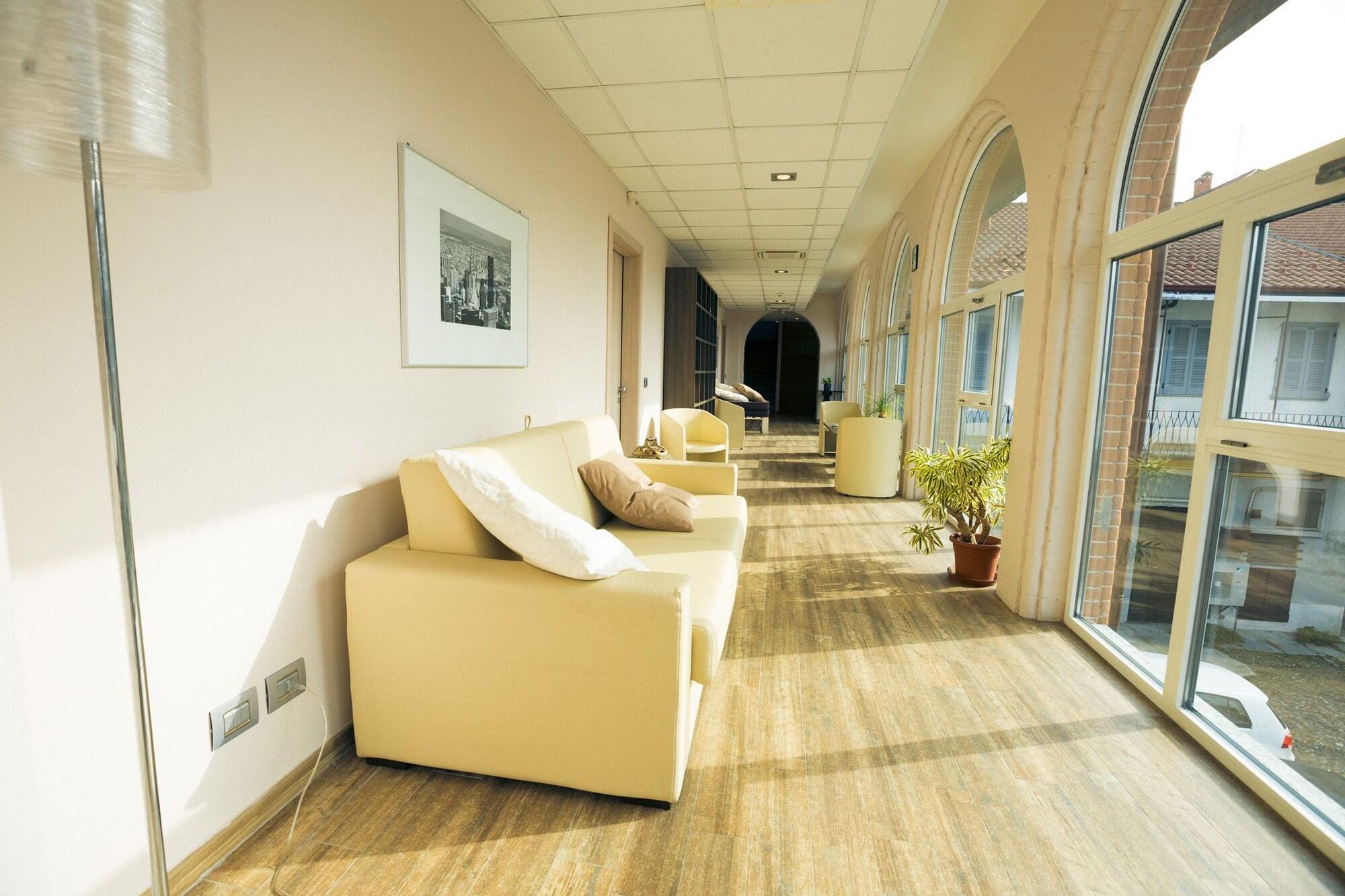 Vista Lobby Amalia Bakery Home