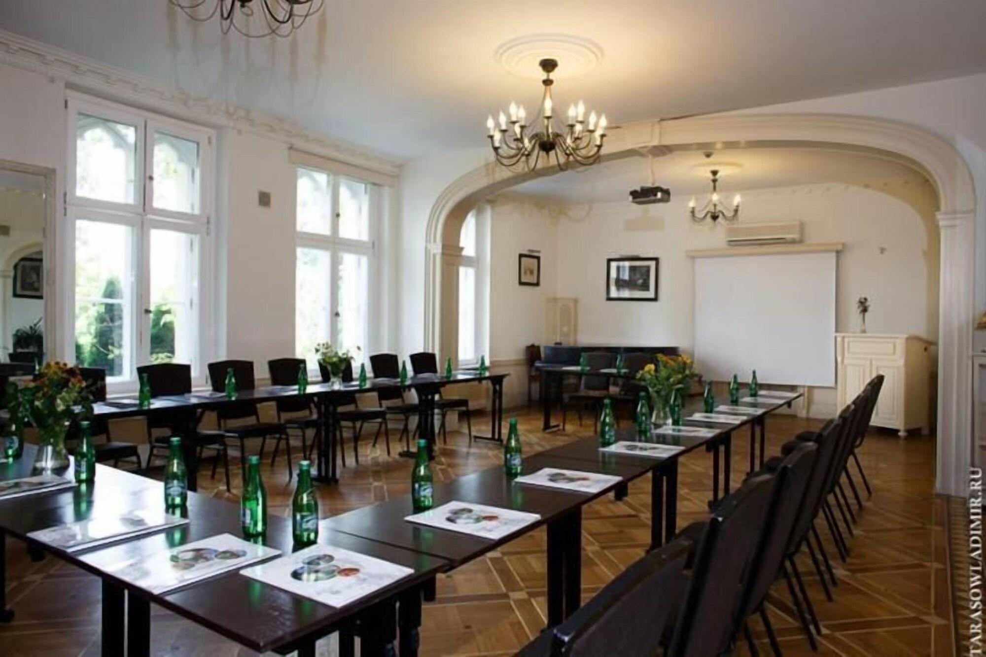 Sala de Reuniones Pałac Brzezno