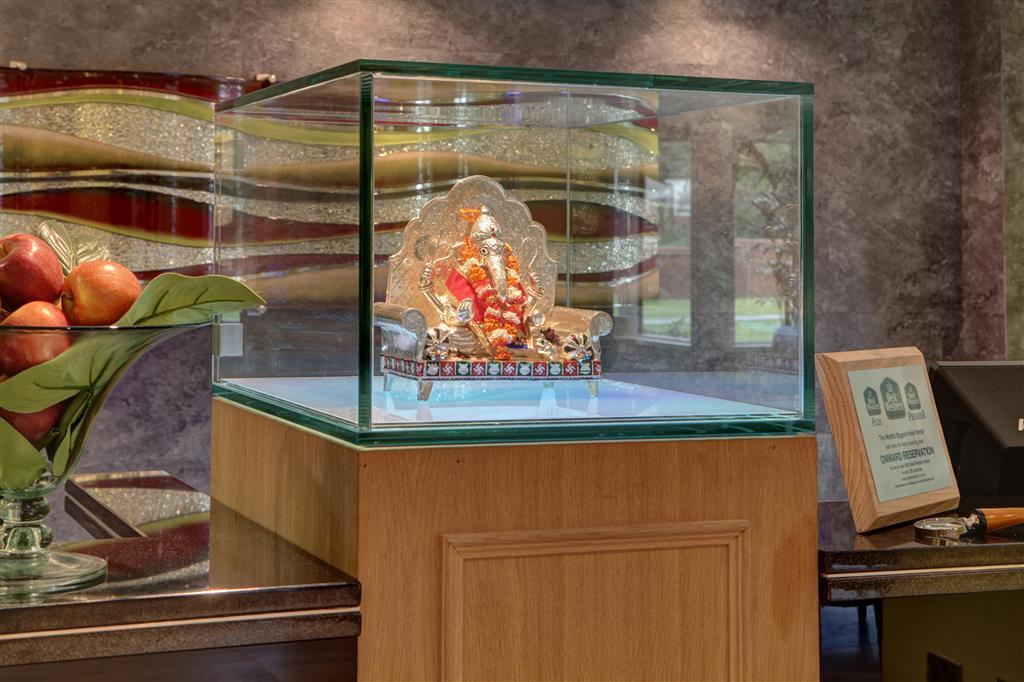 Vista Lobby Donnington Manor Hotel