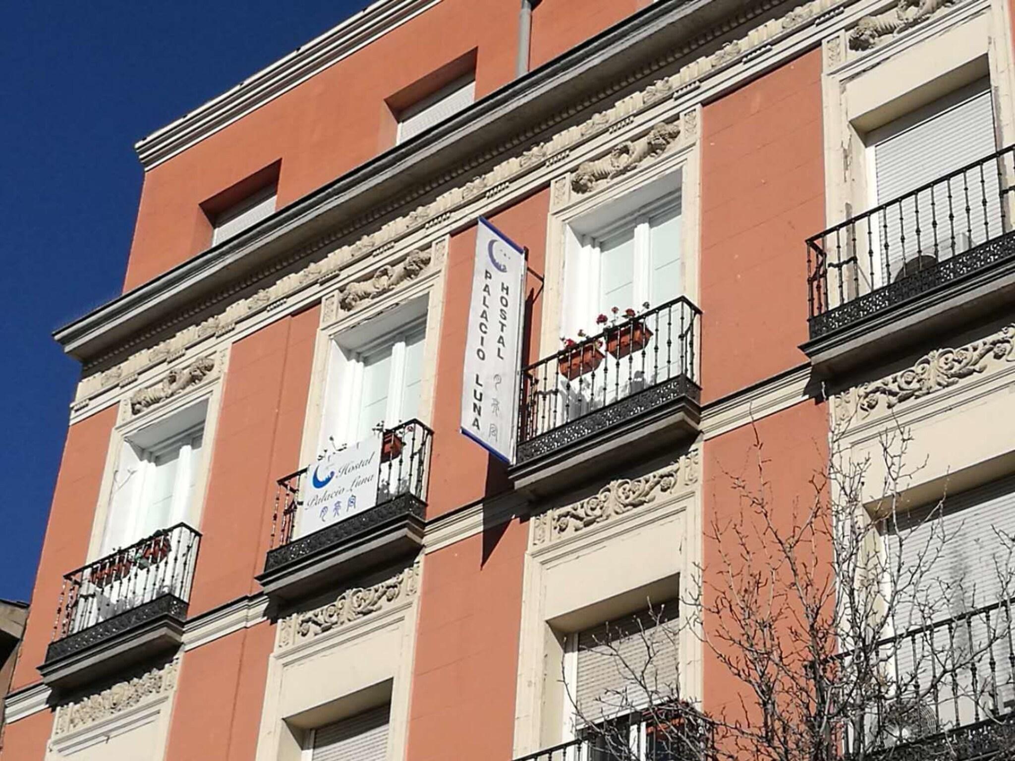 Vista Exterior Hostal Palacio Luna