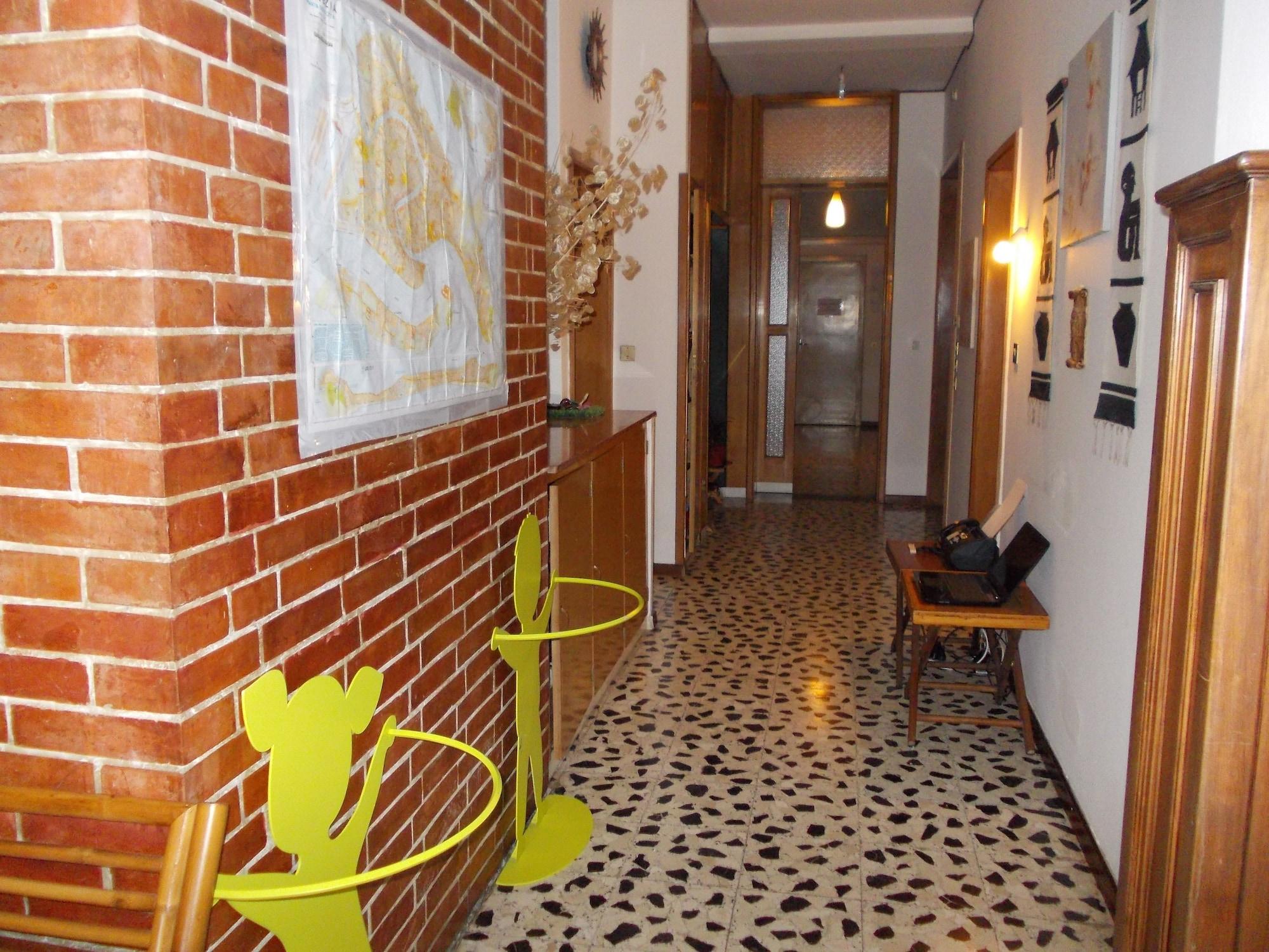 Varios Travellers Lodge B&B