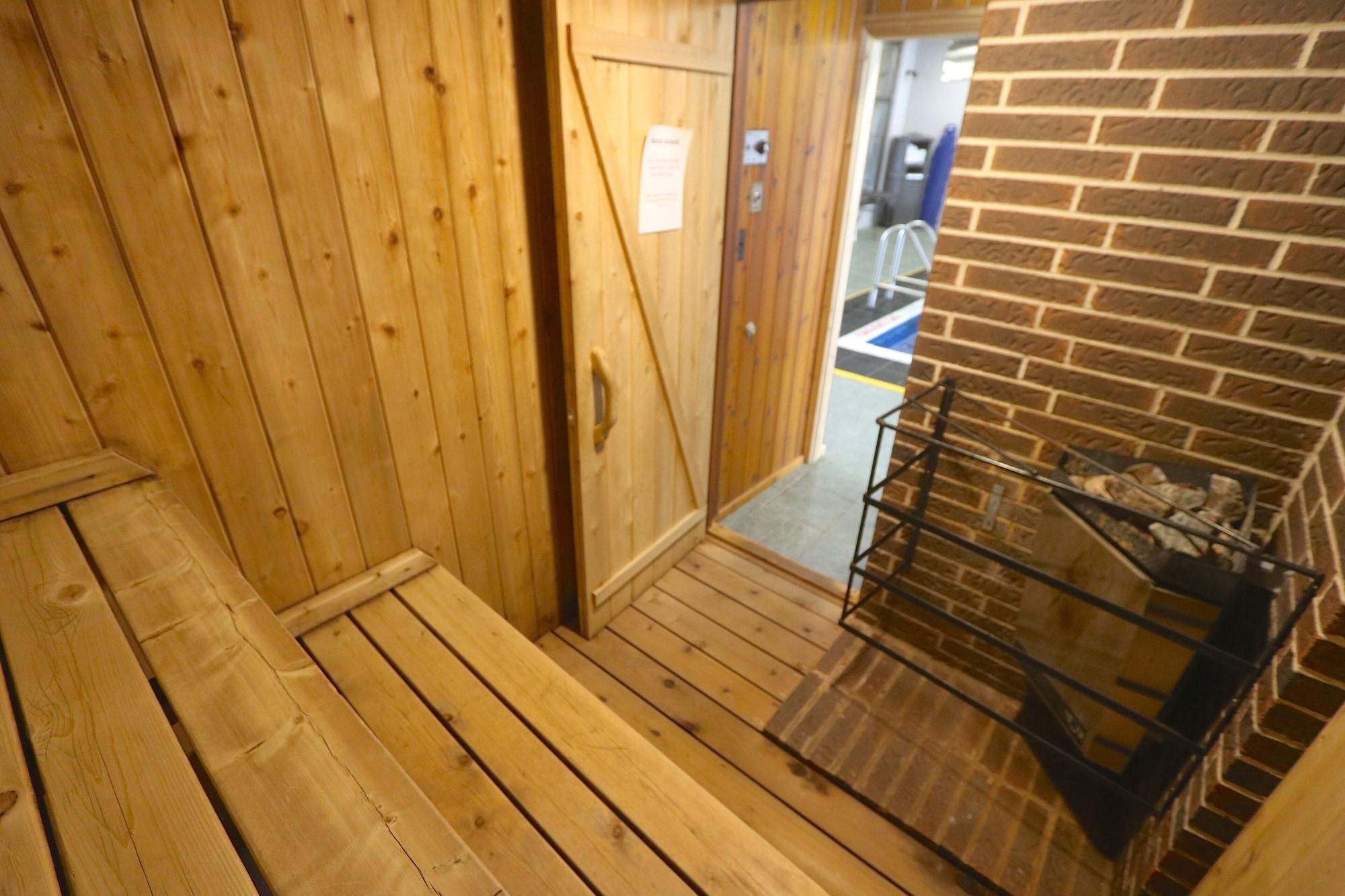 Spa Super 8 by Wyndham Hearst ON