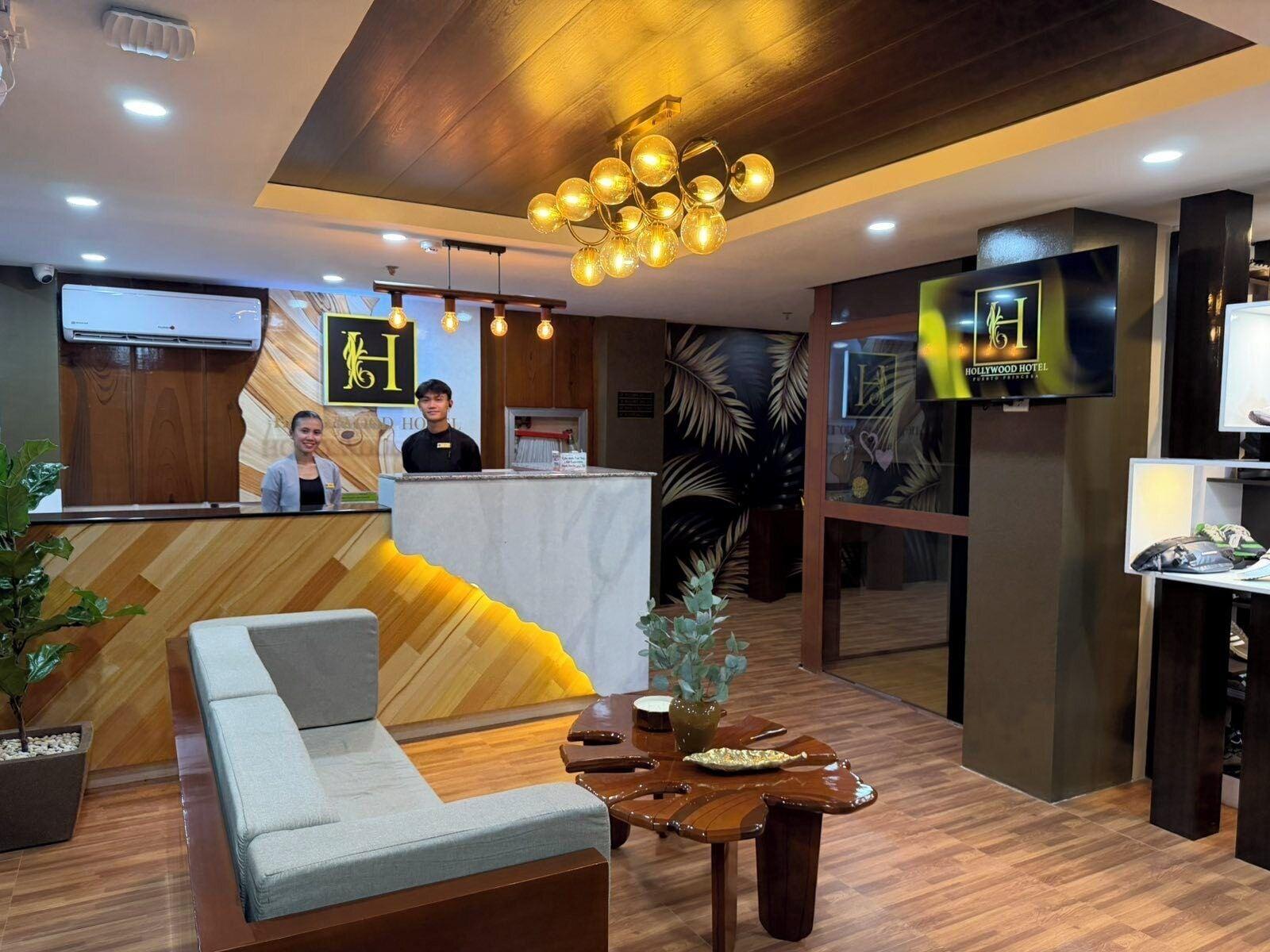 Vista Lobby Hollywood Hotel Puerto Princesa