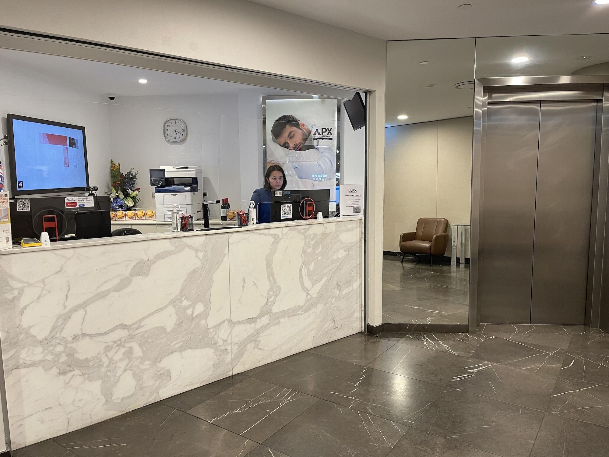 Vista Lobby APX World Square