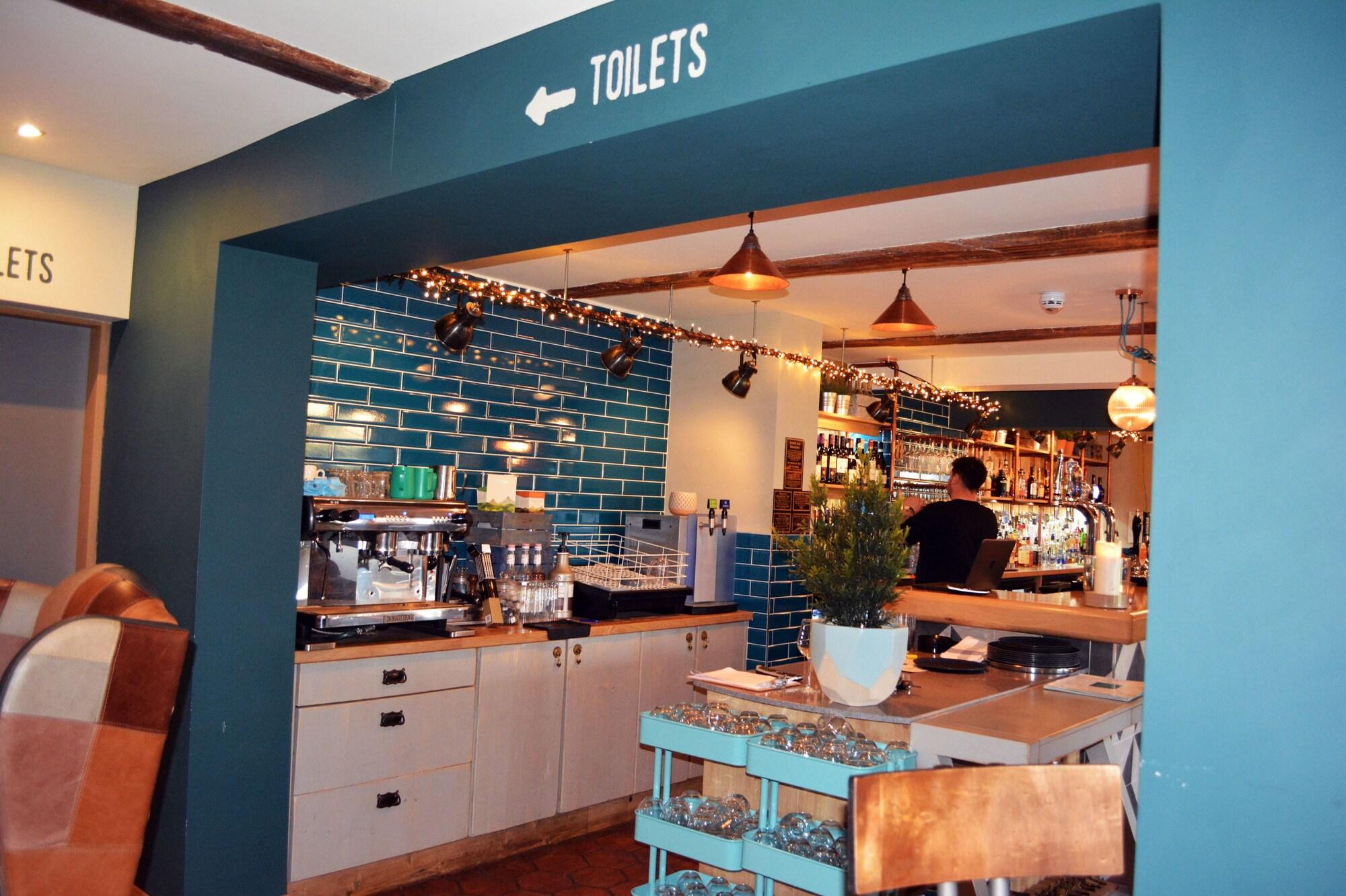 Bar/Salón The Ugly Duckling