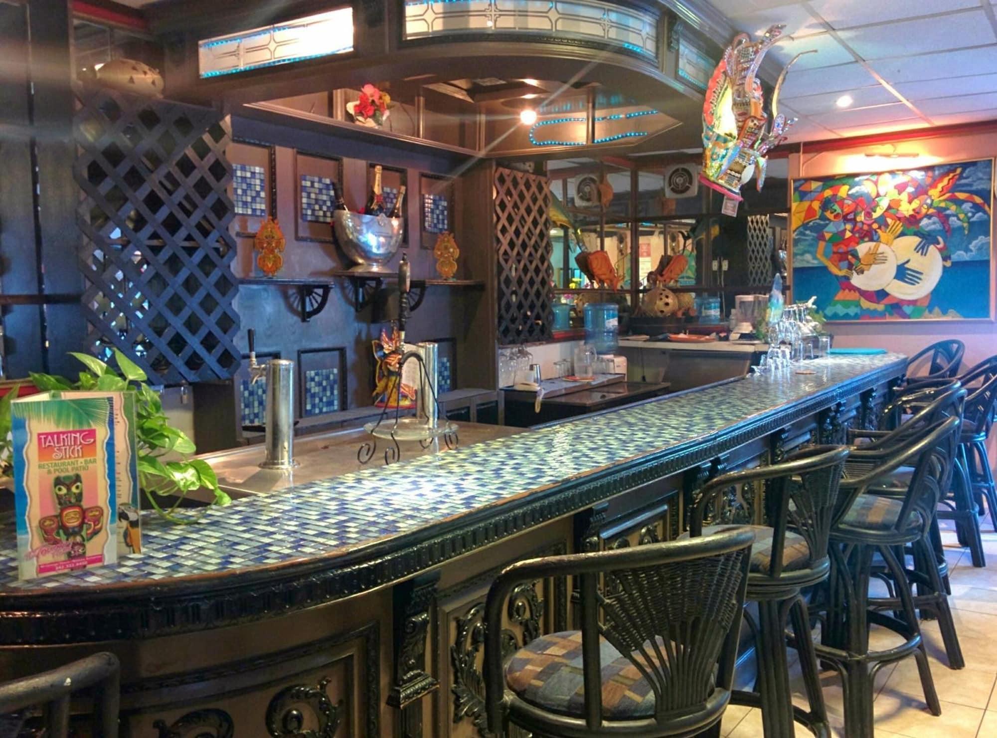 Bar/Salón Towne Hotel