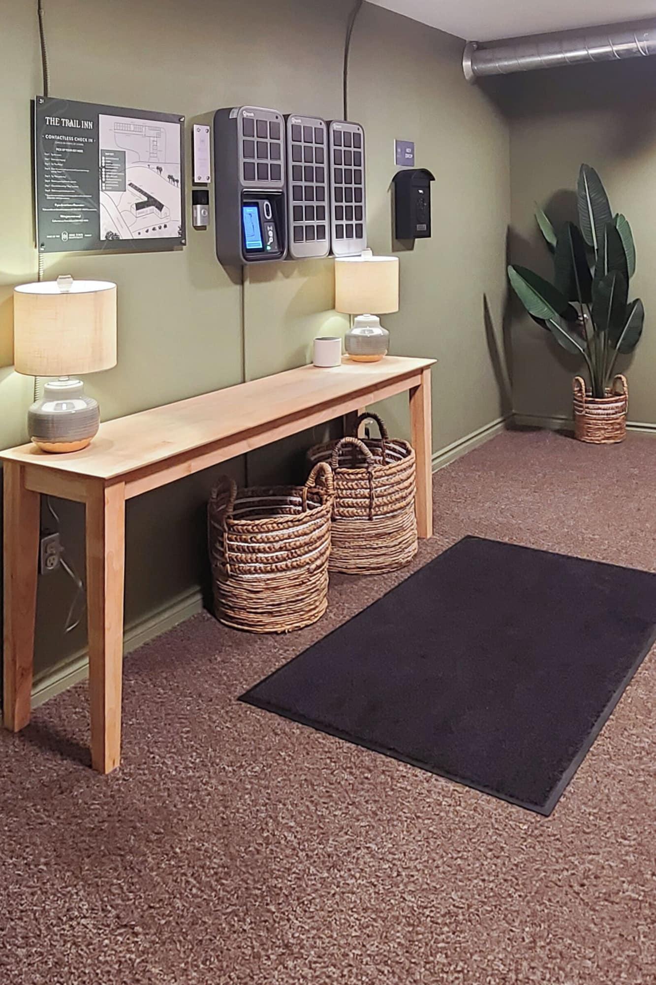 Vista Lobby WorkStay Lodging - Yarbo, SK - Near Esterhazy & Mosaic K1, K2, & K3