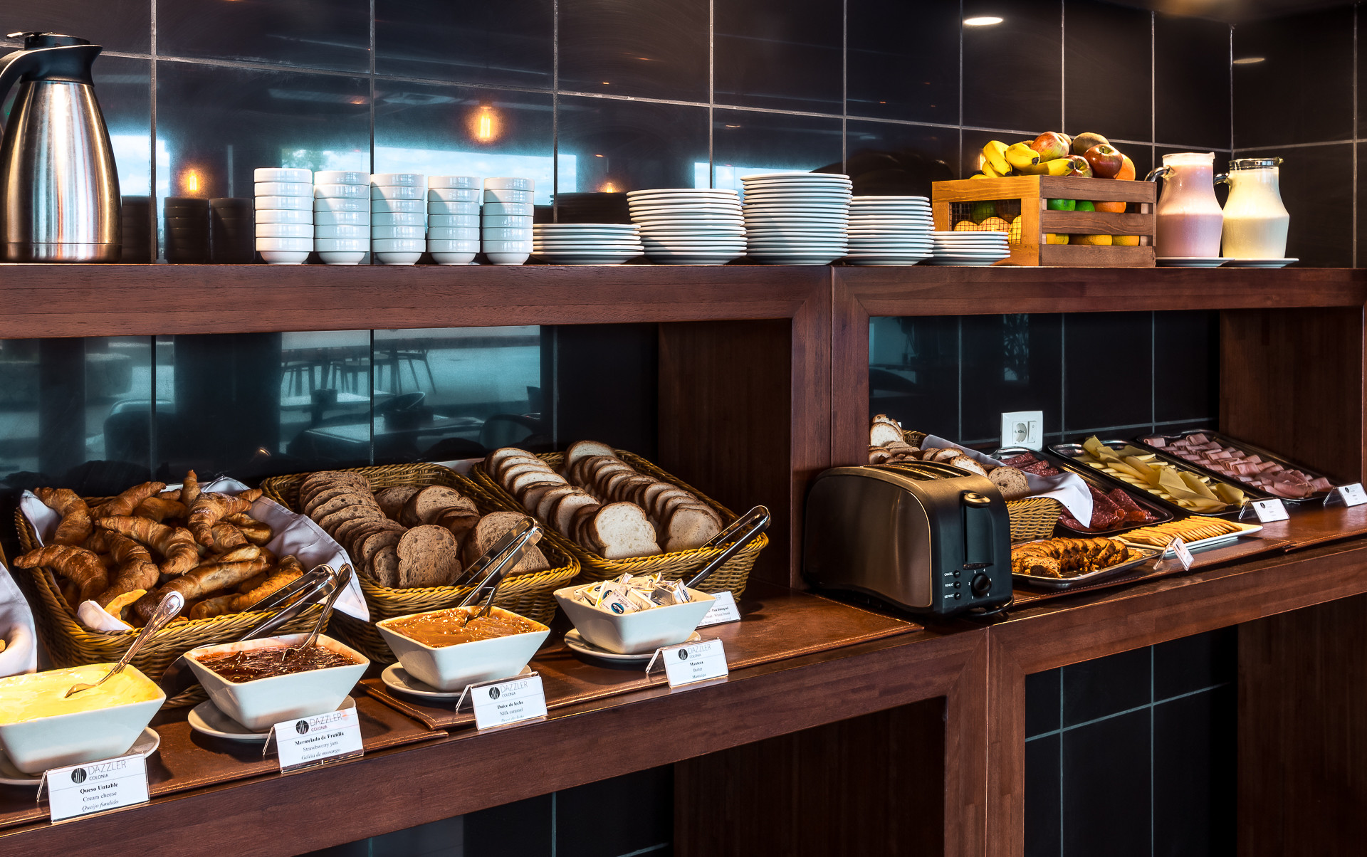Restaurant Dazzler by Wyndham Colonia