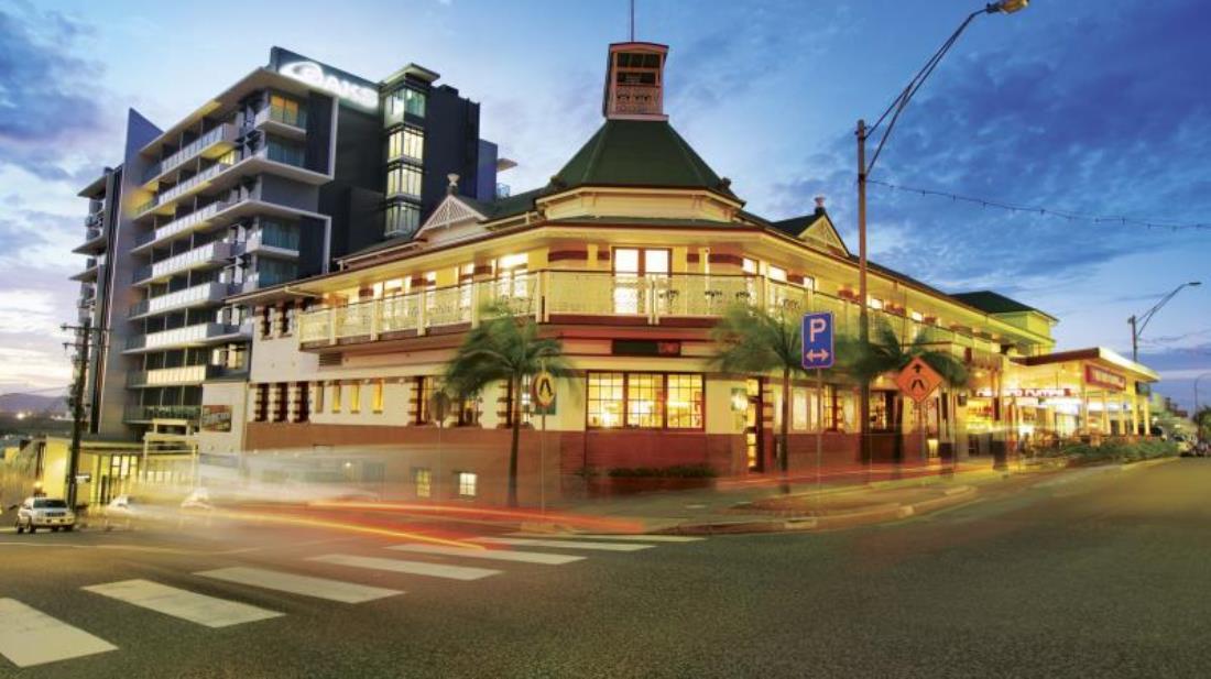 Vista Exterior Oaks Gladstone Grand Hotel