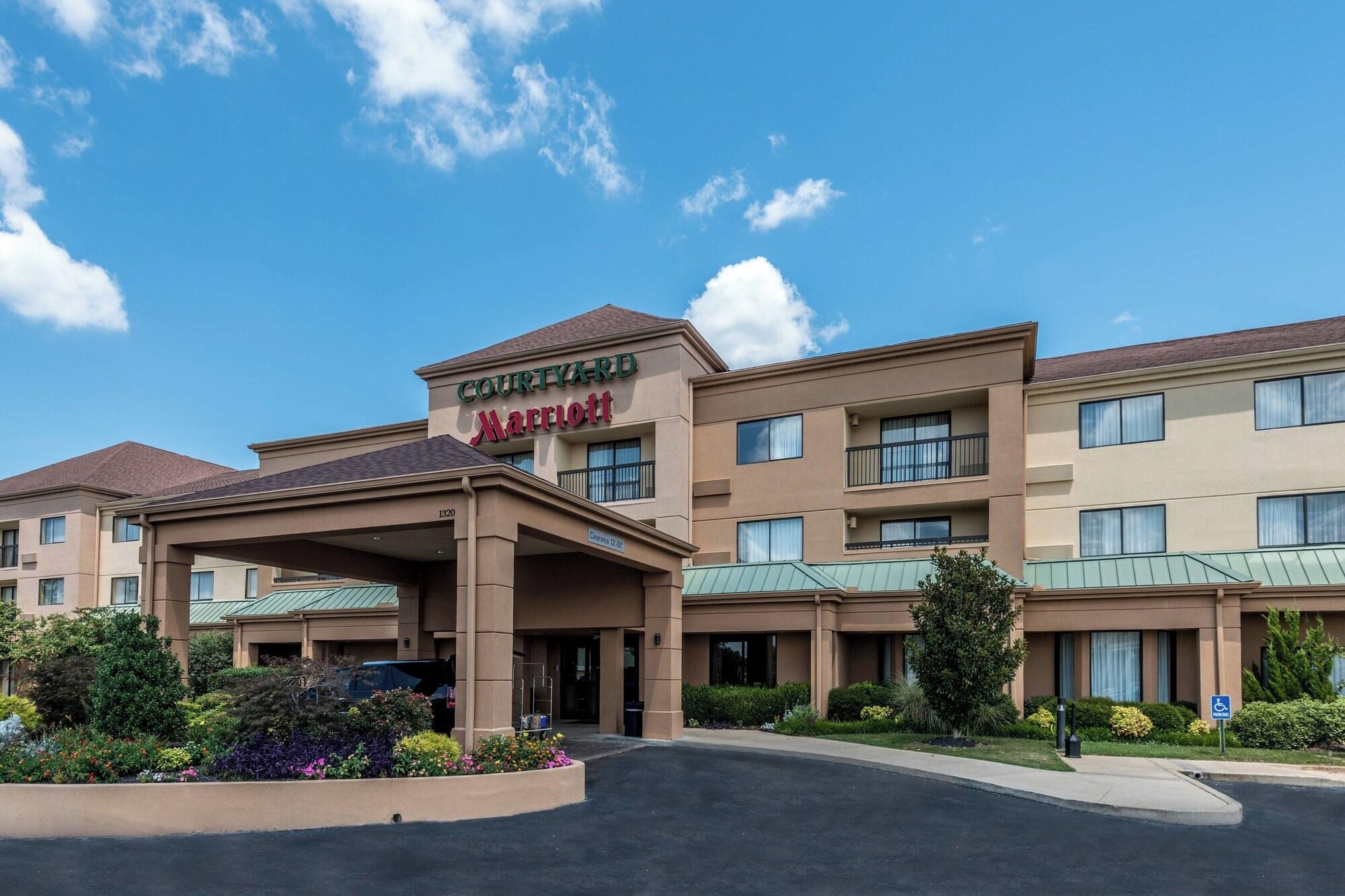 Vista Exterior Courtyard By Marriott Tupelo