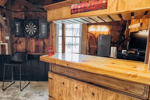 Alojamiento - Waterfront Modern Farmhouse with WiFi near Saratoga Track, Vermont and more!