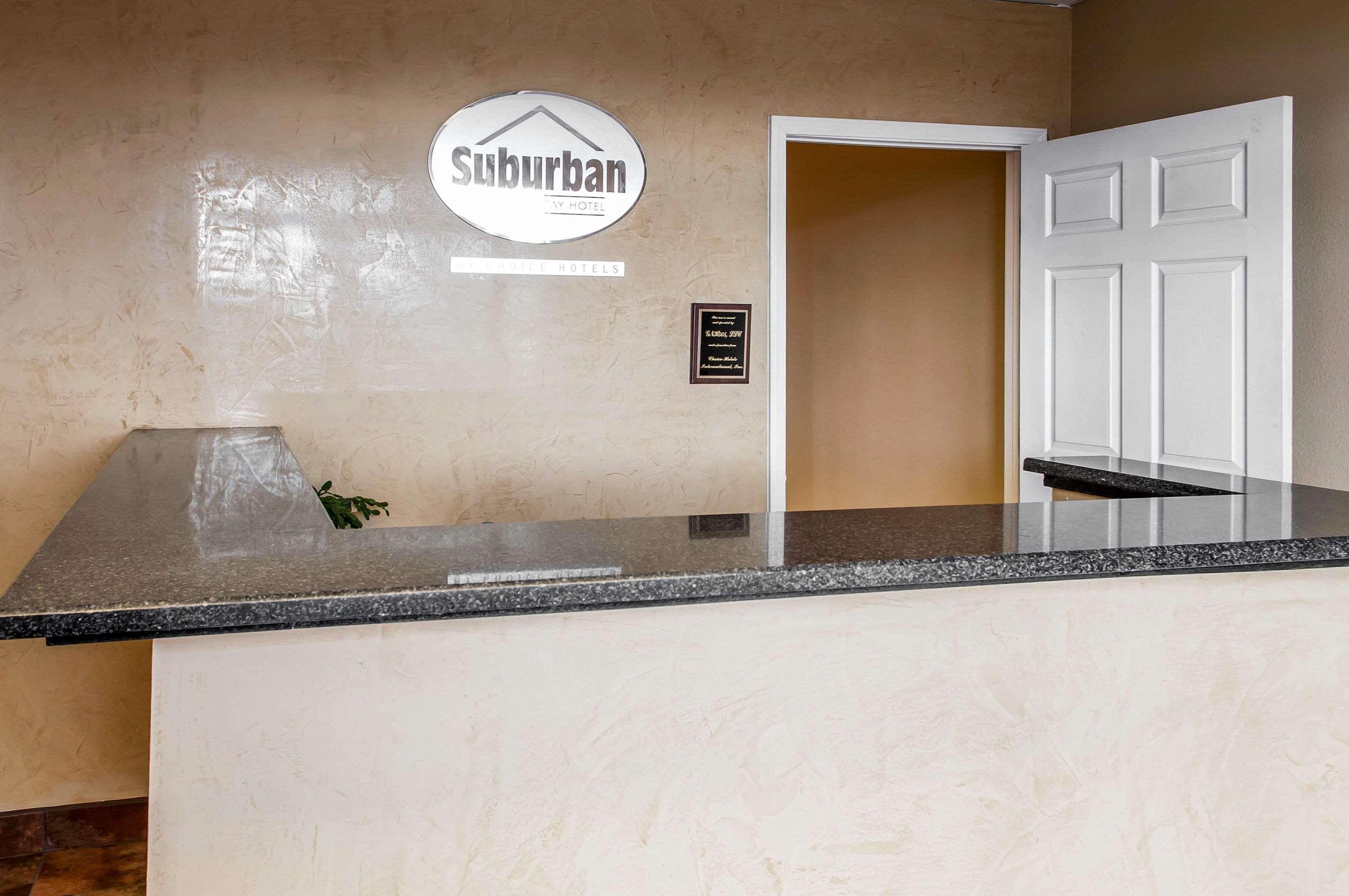 Lobby view Suburban Studios East