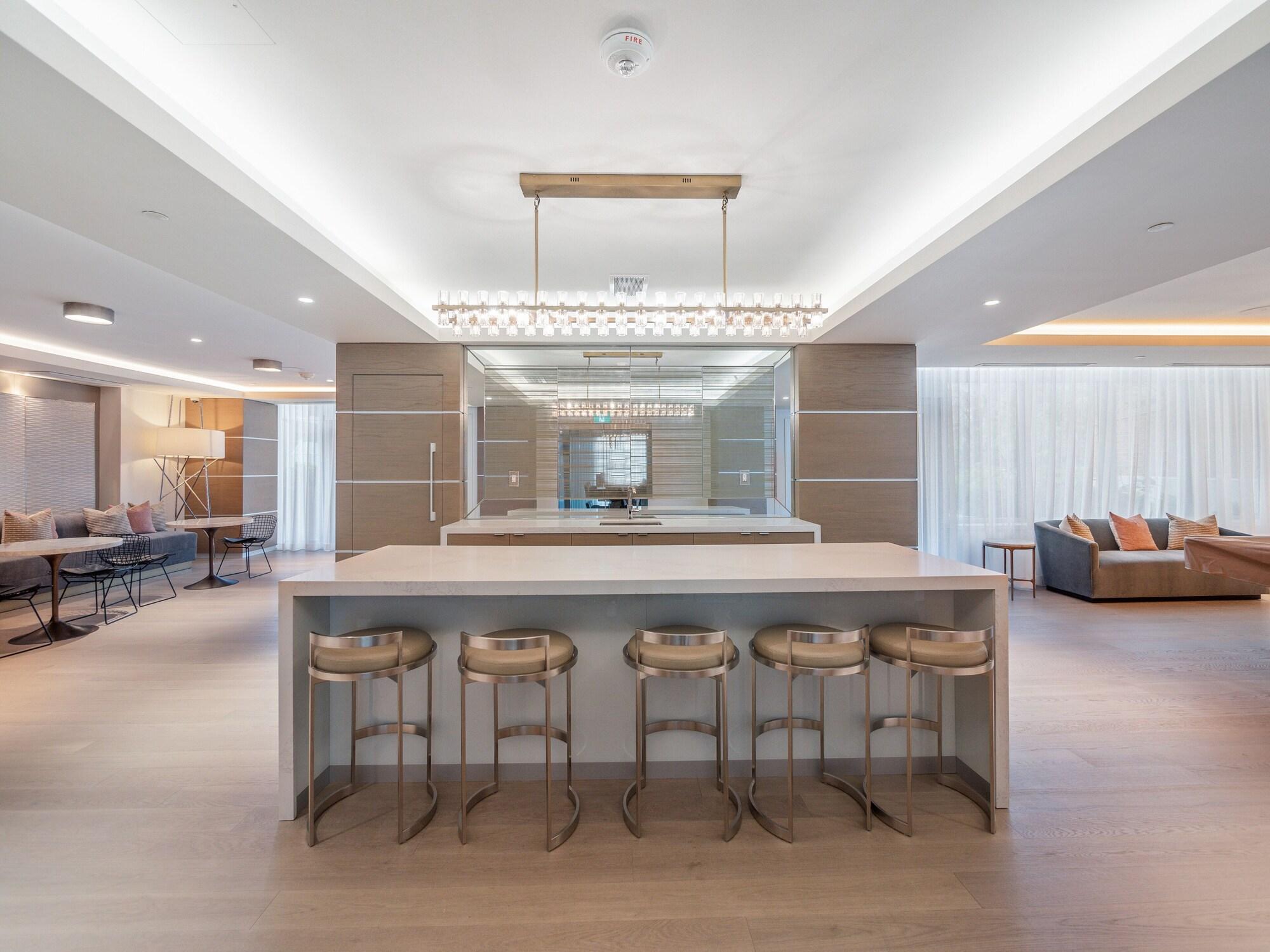 Vista Lobby Soho Suites Yorkville