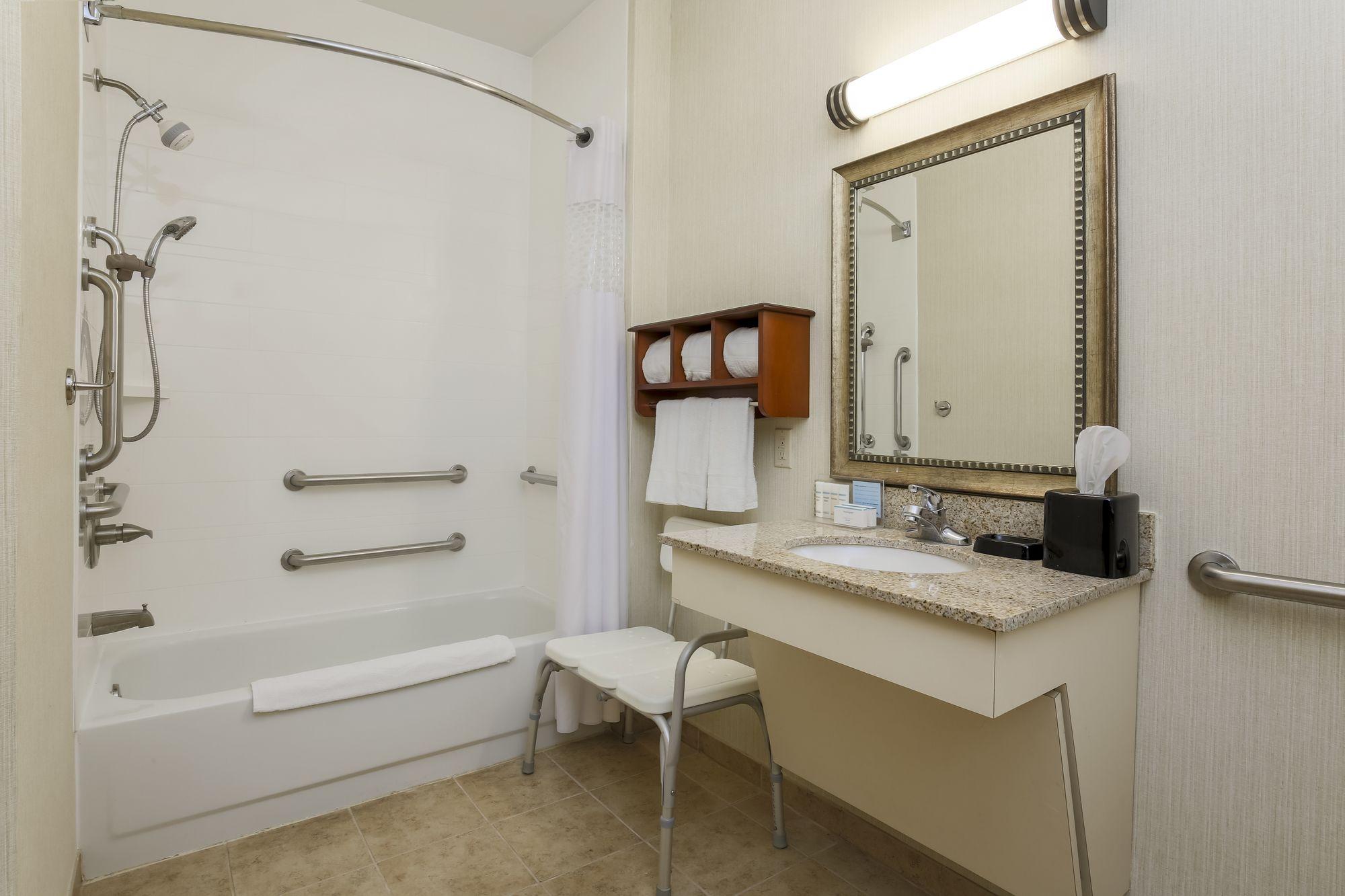 Equipamiento de Habitación Hampton Inn by Hilton Dayton Fairborn Wright Patterson AFB