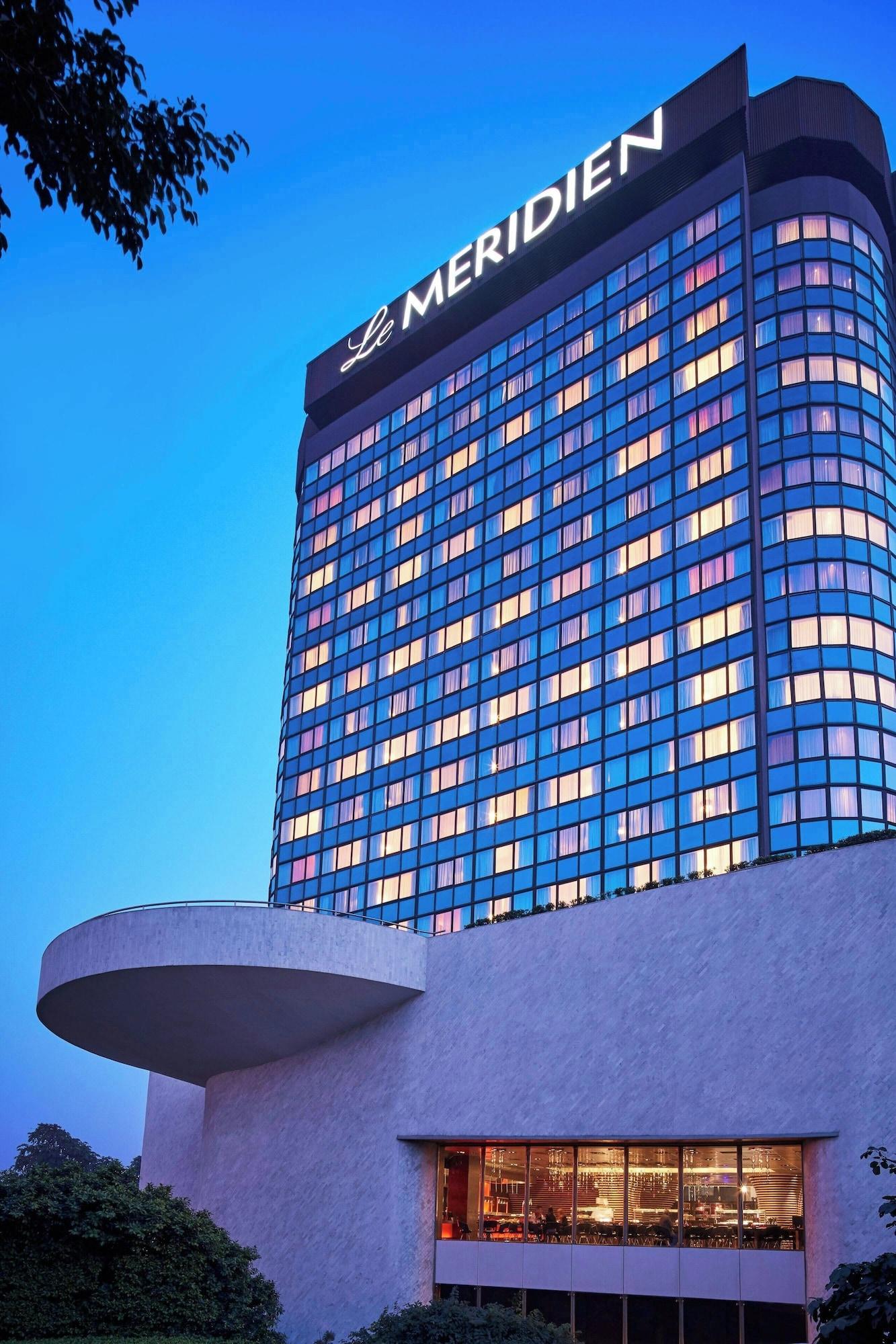 Vista Exterior Le Meridien New Delhi