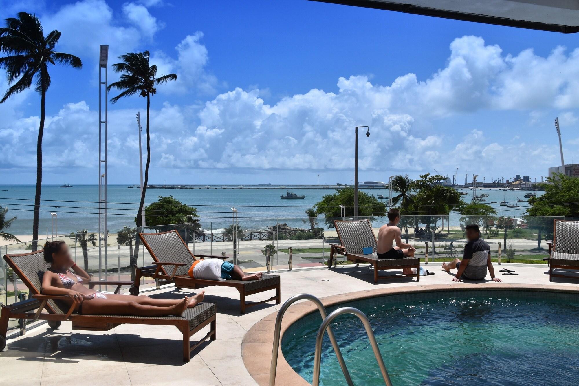 Vista Piscina SEAFLATS - Iracema Résidence
