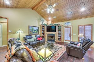 Alquiler Vacacional - Private Dock: 'the River House' in Heber Springs!