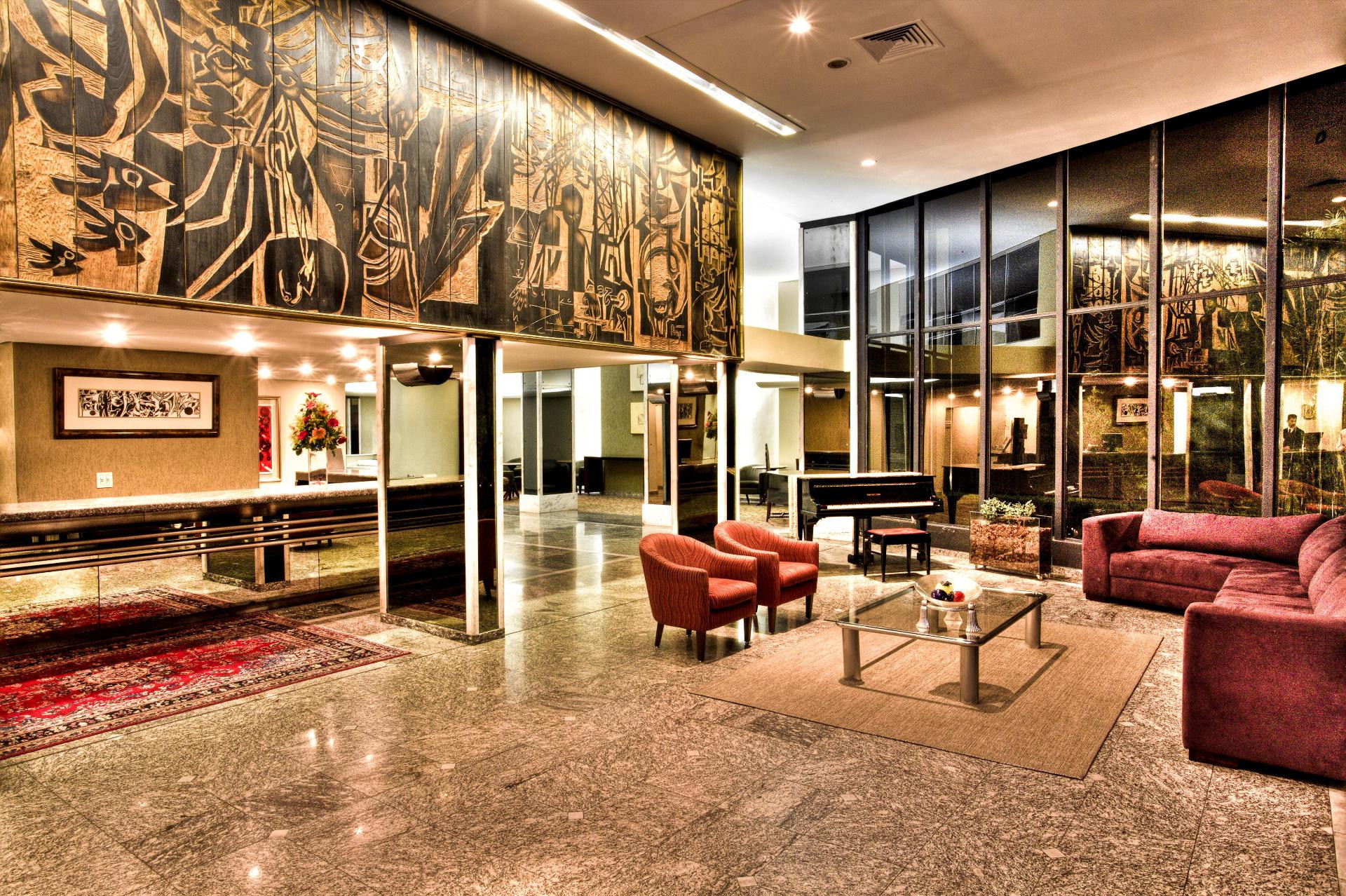 Vista Lobby Alta Reggia Plaza Hotel