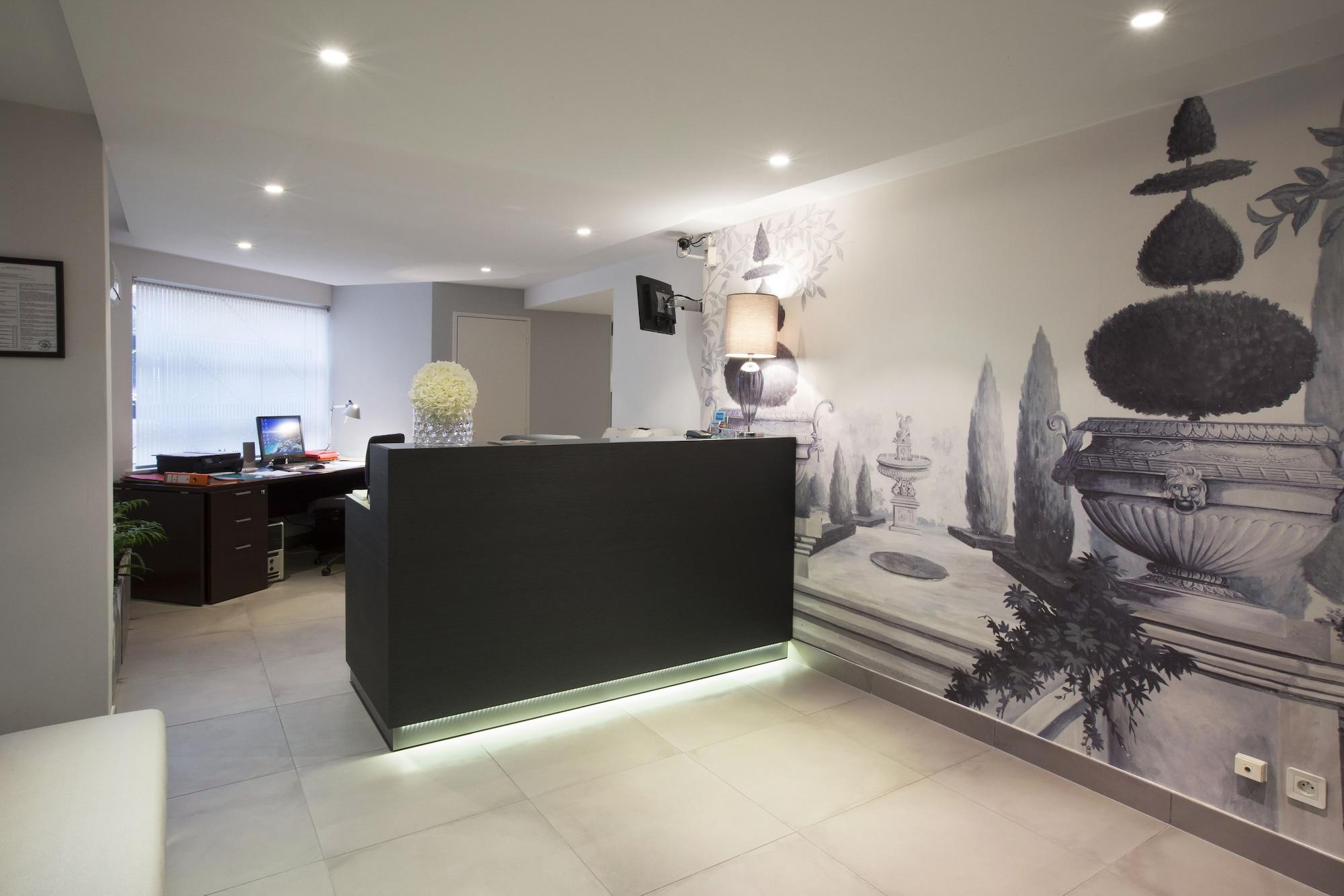 Vista Lobby Cannes Croisette Prestige