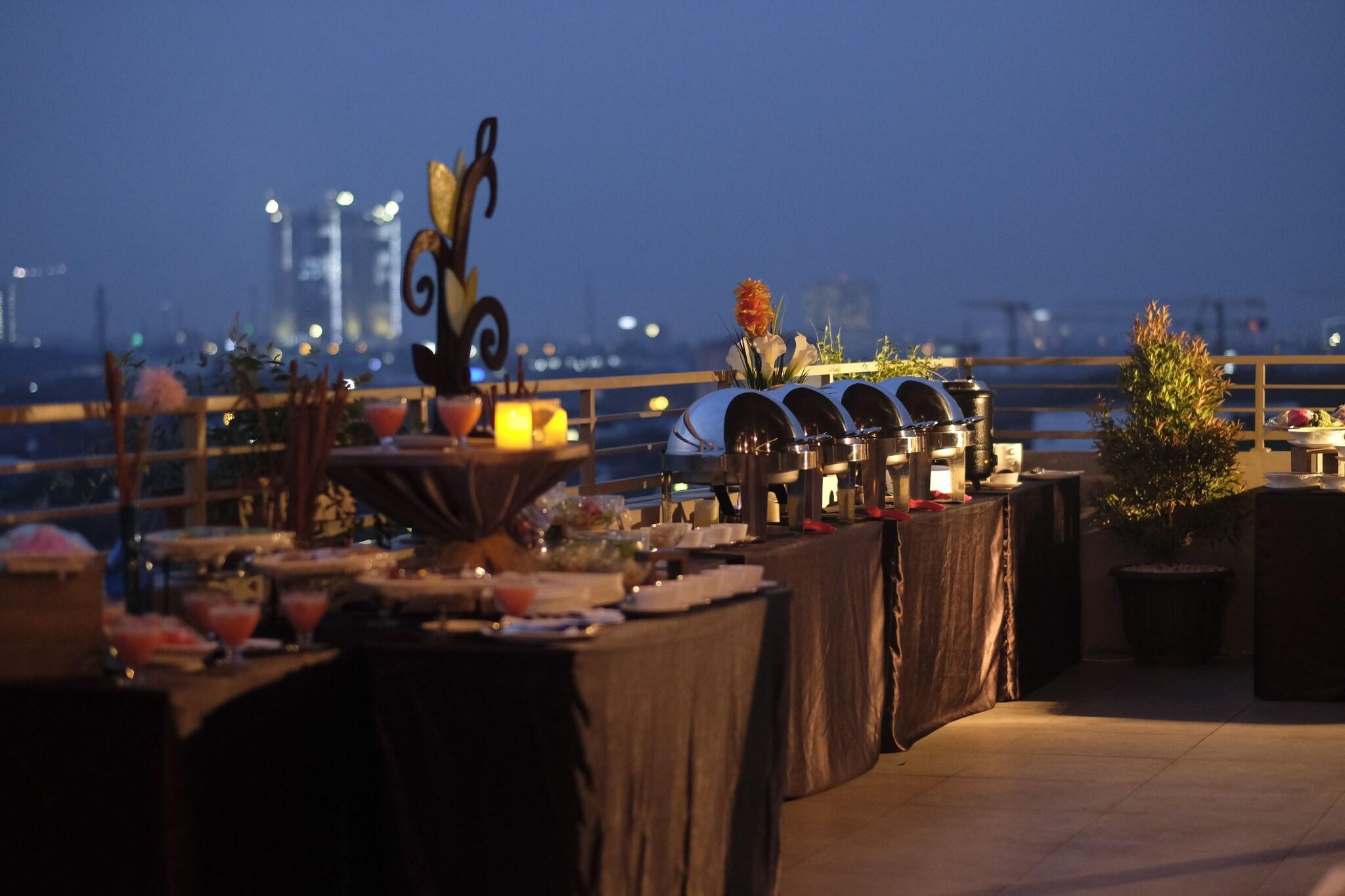 Bar/Salón Ayola Lippo Cikarang