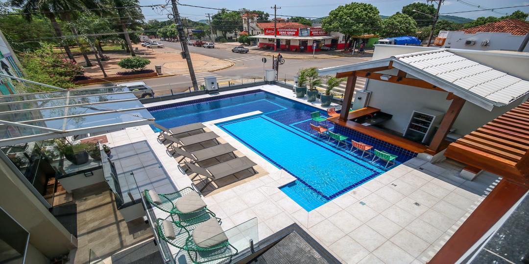 Vista Piscina Da Praça