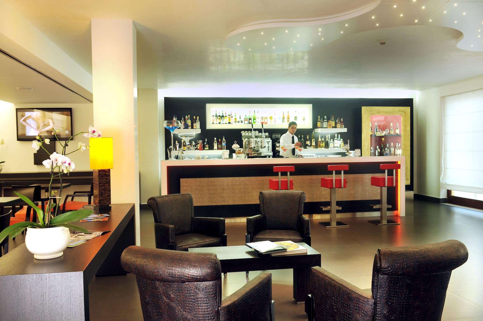 Bar/Salón Hotel Monte Sarago