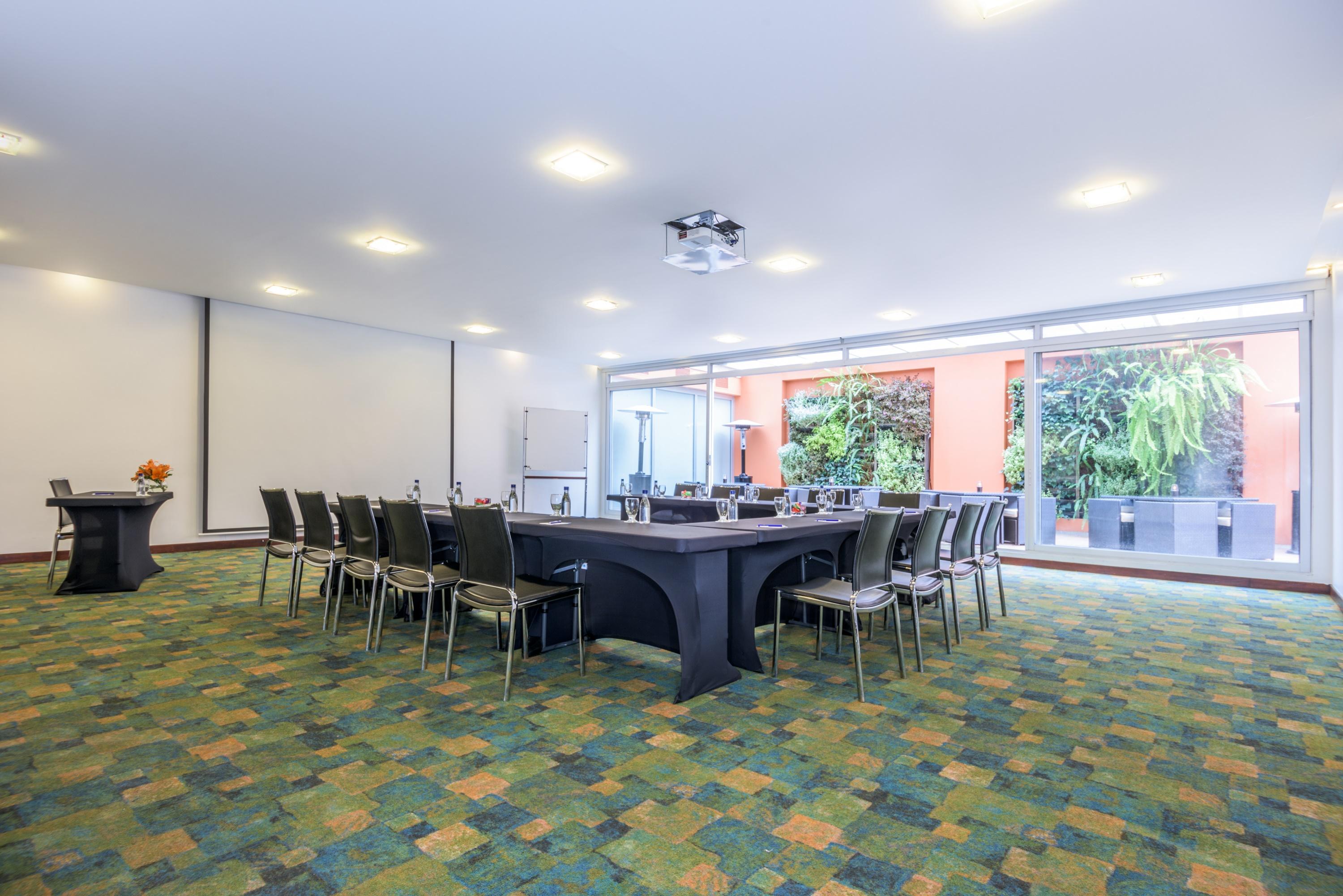 Sala de Reuniones NH Bogotá Pavillon Royal Hotel