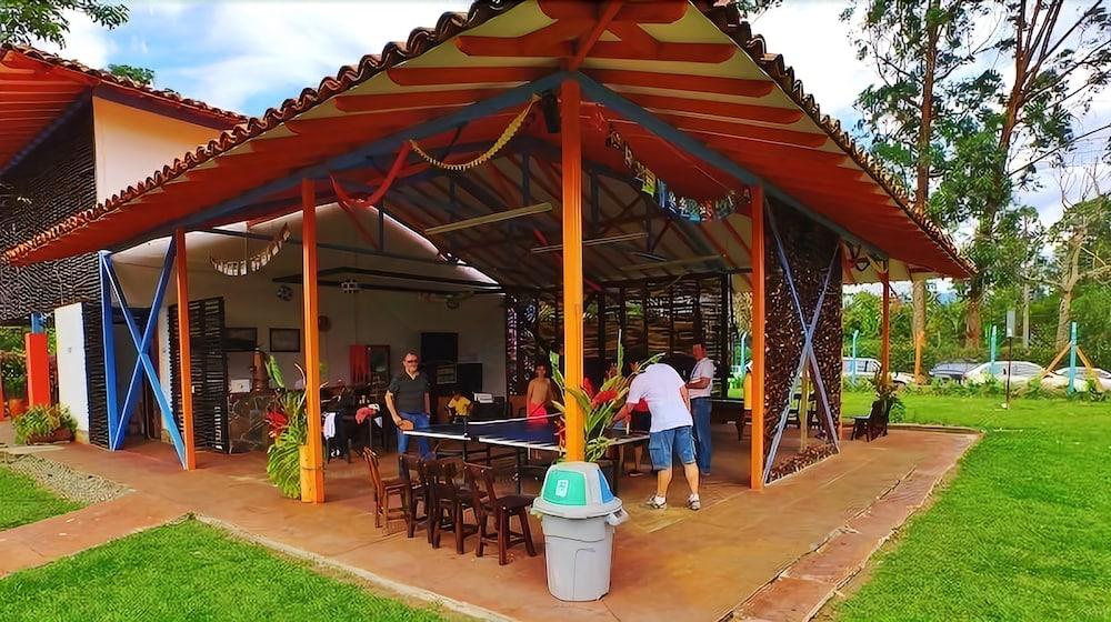 Bar/Salón Finca Hotel La Tata