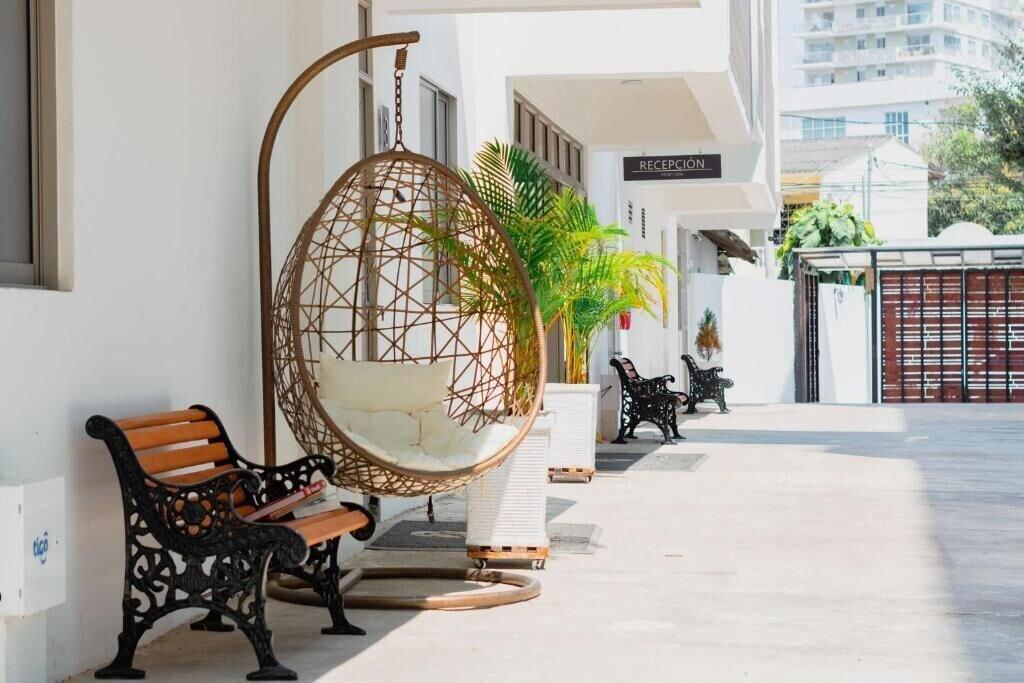 Vista Lobby Hotel El Marques de Manga