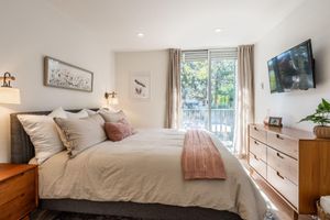 Alquiler Vacacional - Remodeled and Centrally Located One-Bedroom Condo