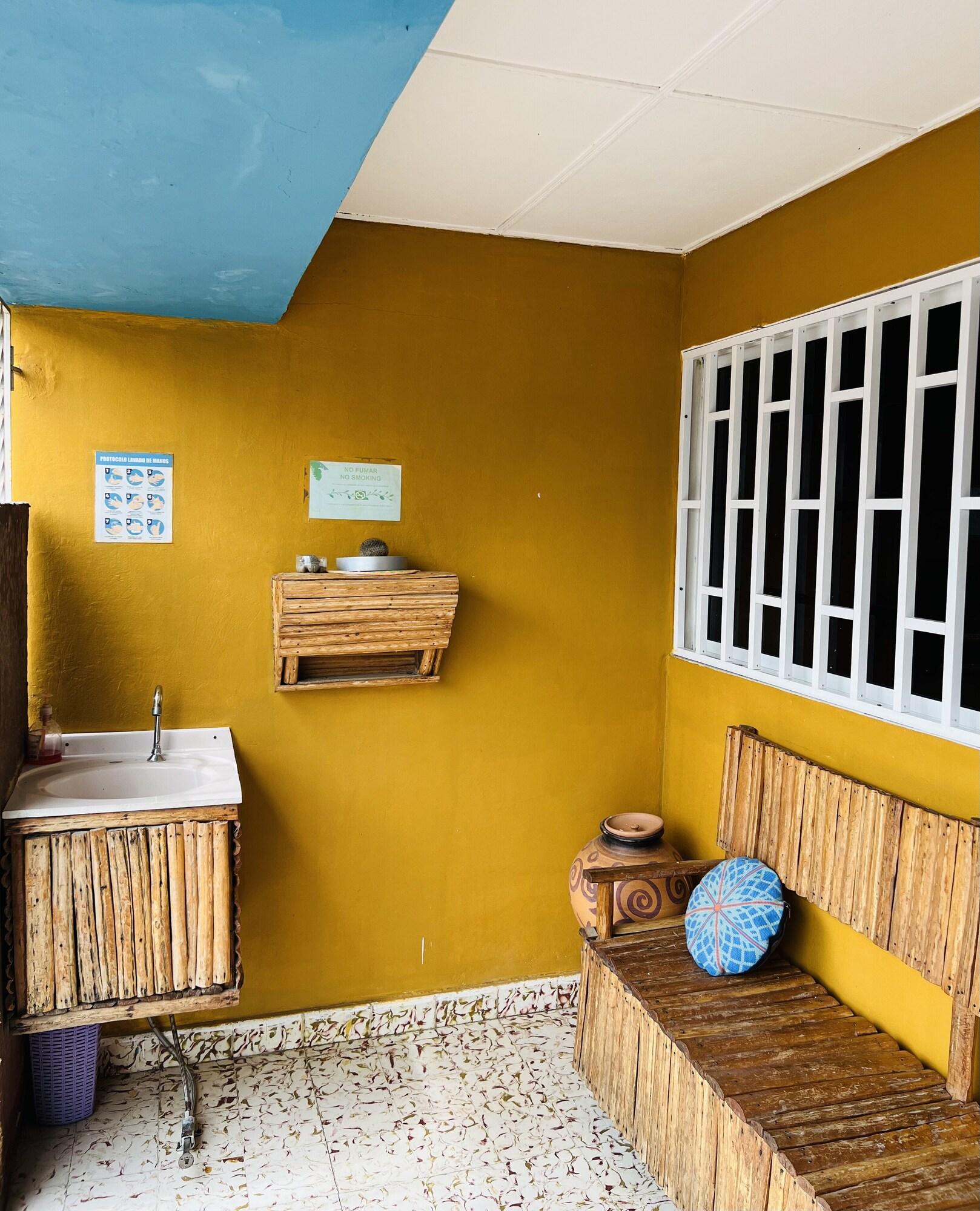 Vista Exterior Hostel Liwa Kashi