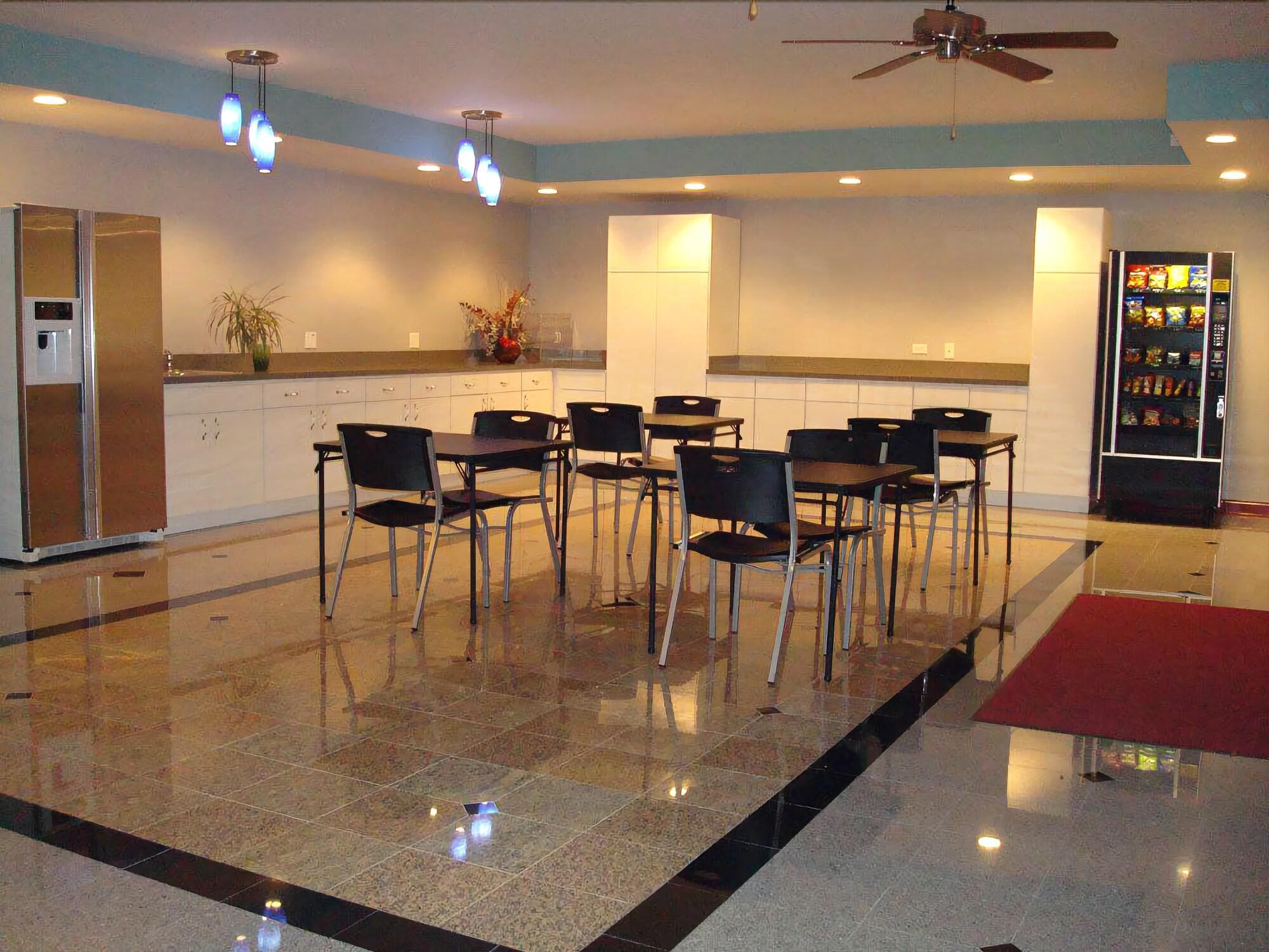 Restaurant O'Hare Inn & Suites