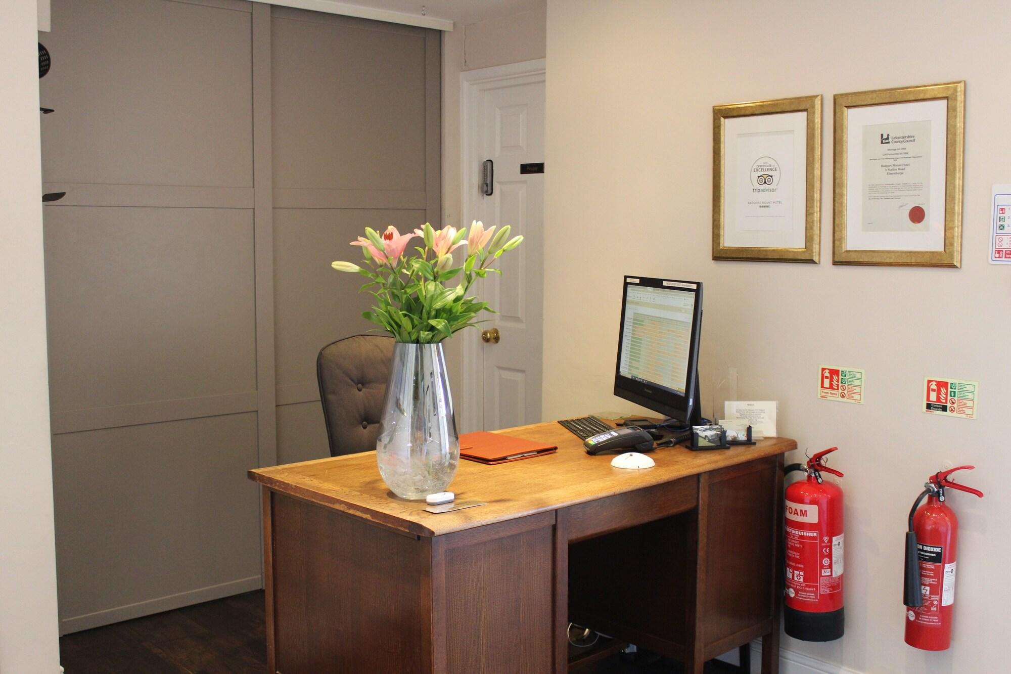 Vista Lobby Badgers Mount Hotel