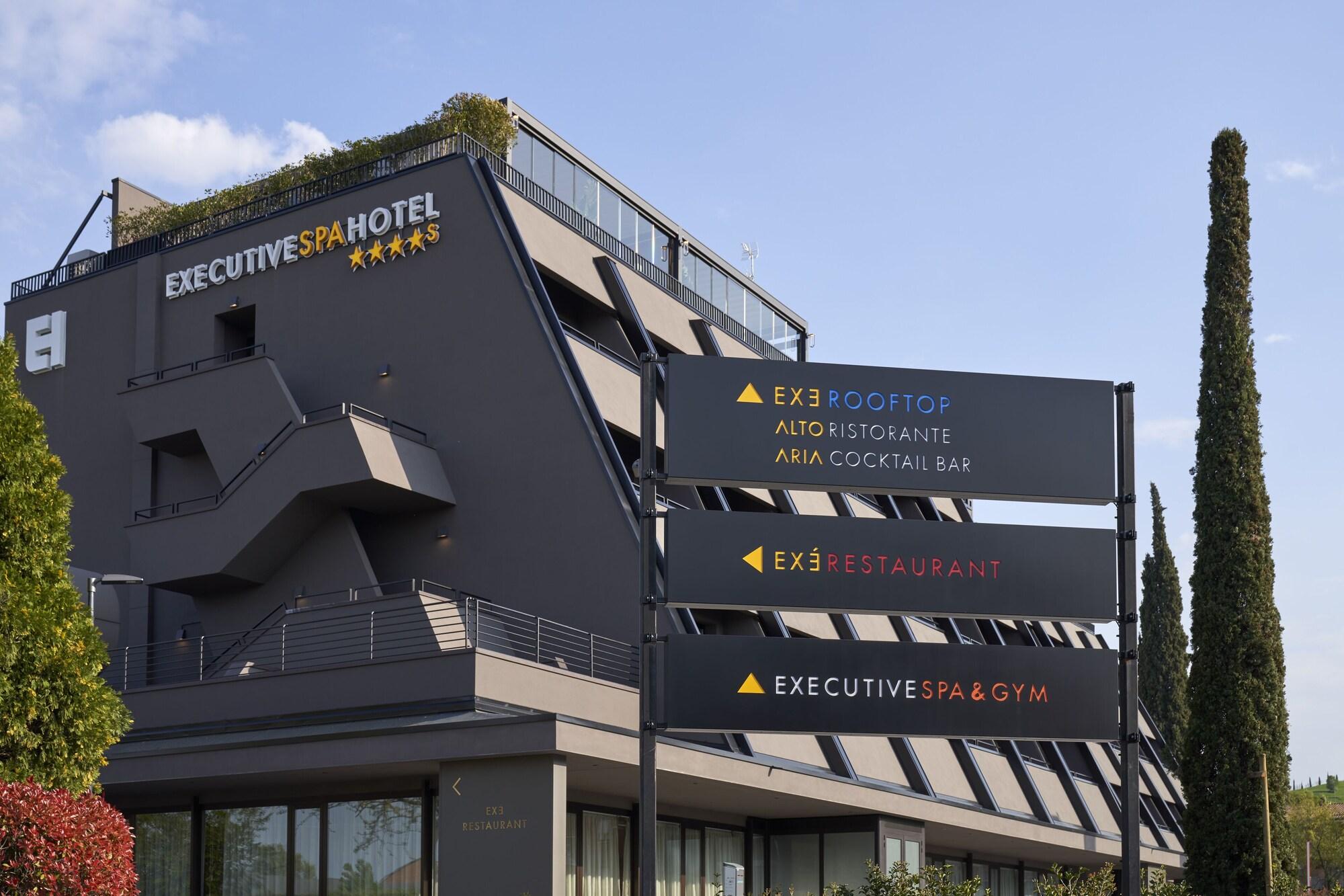 Vista Exterior Executive Spa Hotel