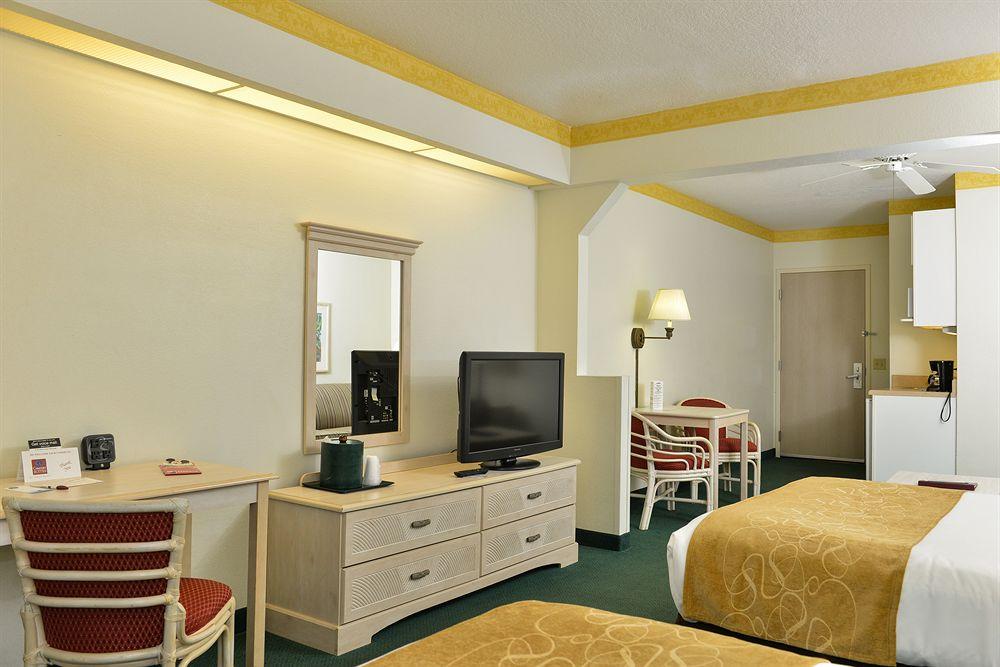 Hotel Comfort Suites Maingate East