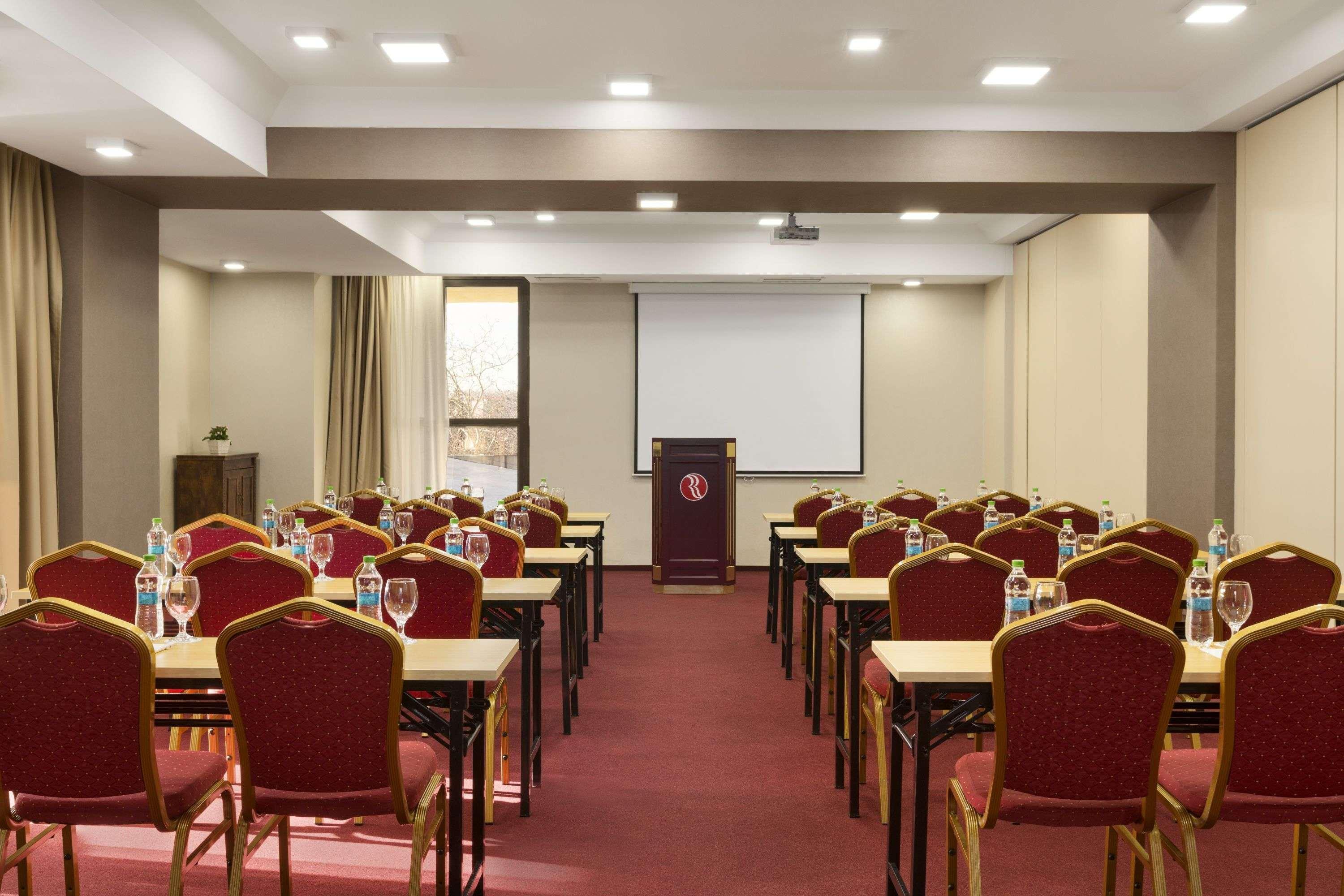 Sala de Reuniones Ramada by Wyndham Iasi City Centre