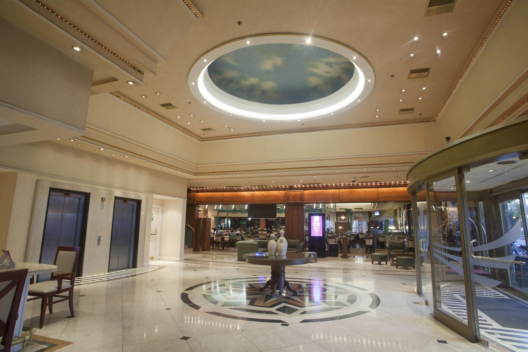 Vista Lobby Epic Hotel Villa Mercedes