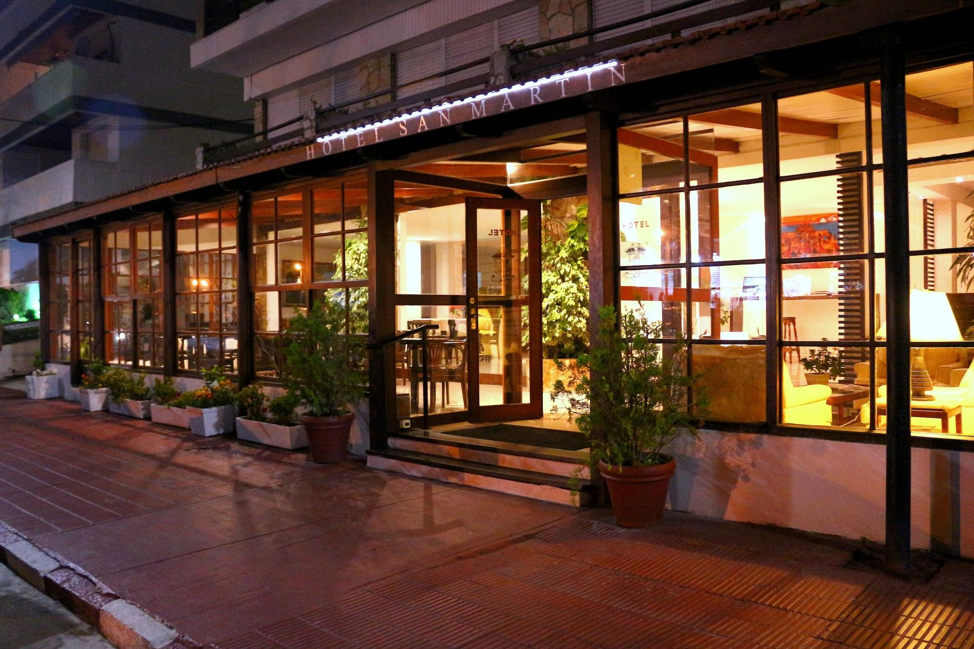 Vista Exterior Hotel San Martín