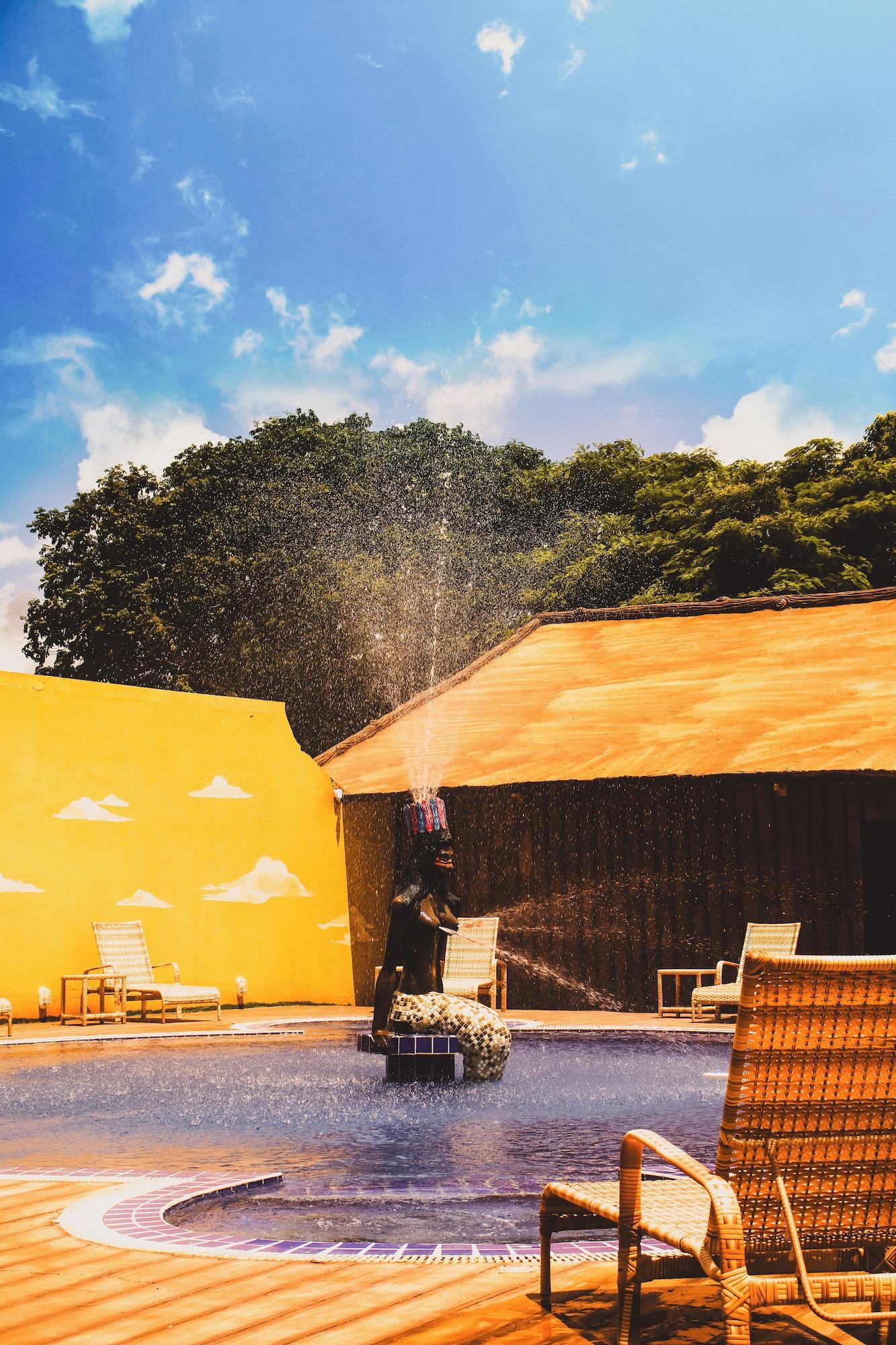 Vista Piscina Hotel Chalés do Santuario