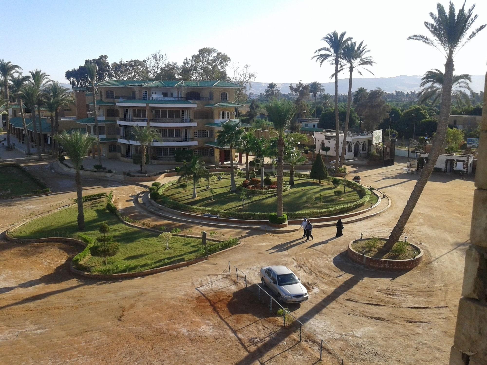 Vista Exterior Fanara Apartments Armed Forces